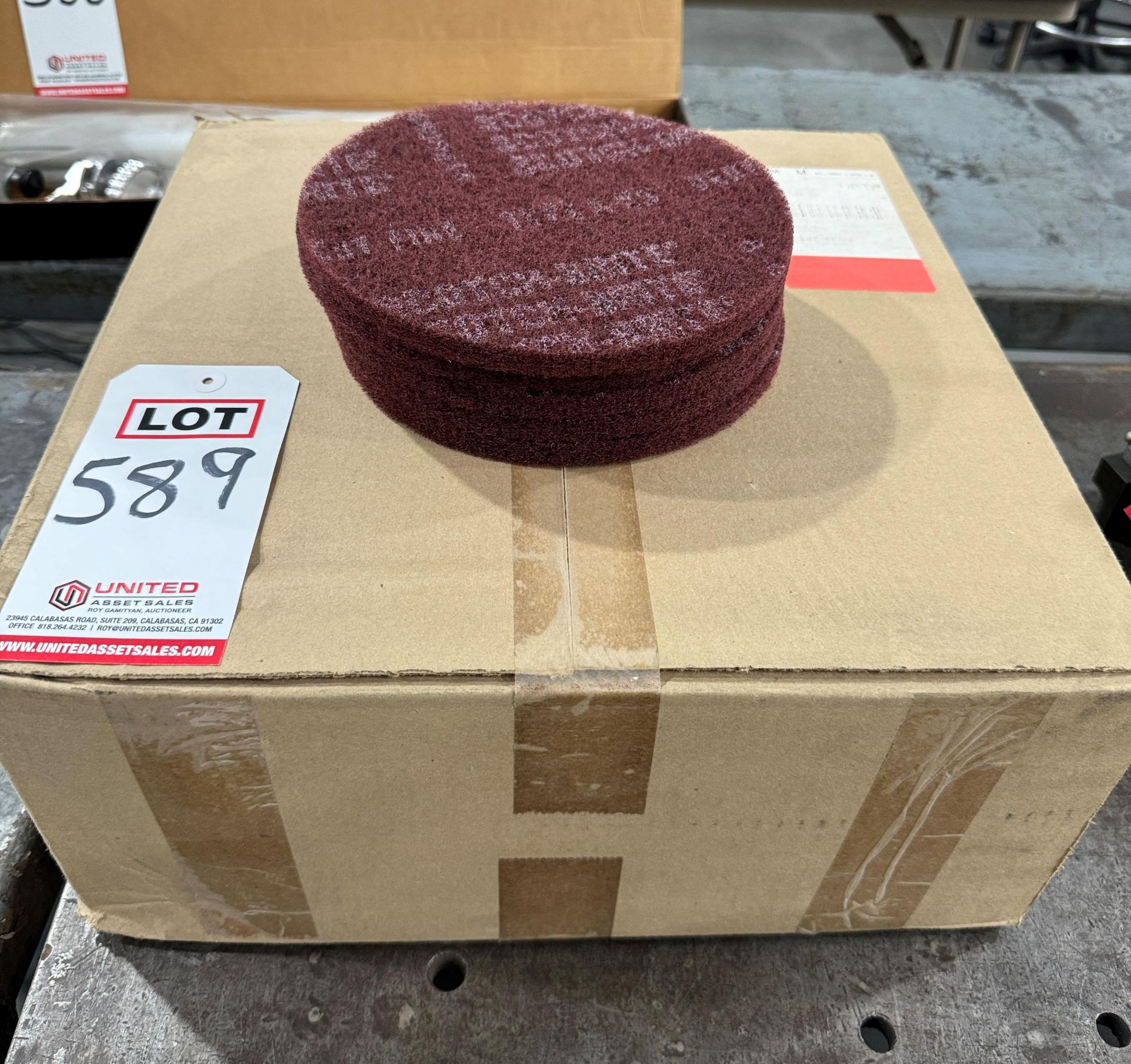 LOT - 3M SCOTCH BRITE 1/2" X 8" ABRASIVE DISCS