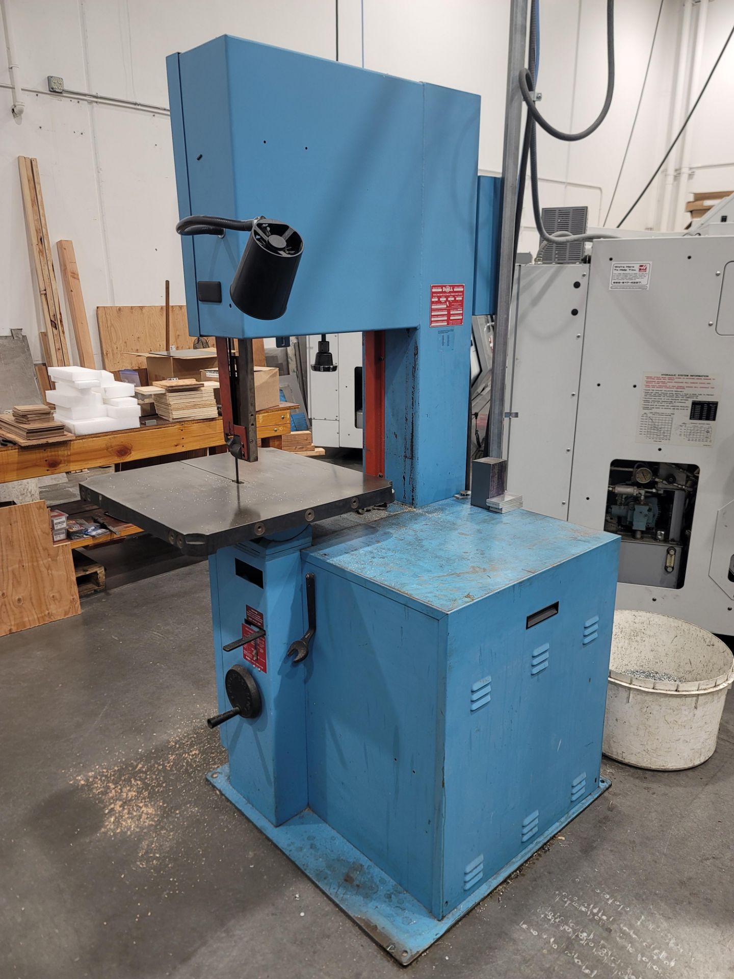 2002 DOALL CONTOUR MACHINE/VERTICAL BAND SAW, MODEL 2013-V, 20" THROAT, WORK HEIGHT: UP TO 13", 2 - Image 2 of 4