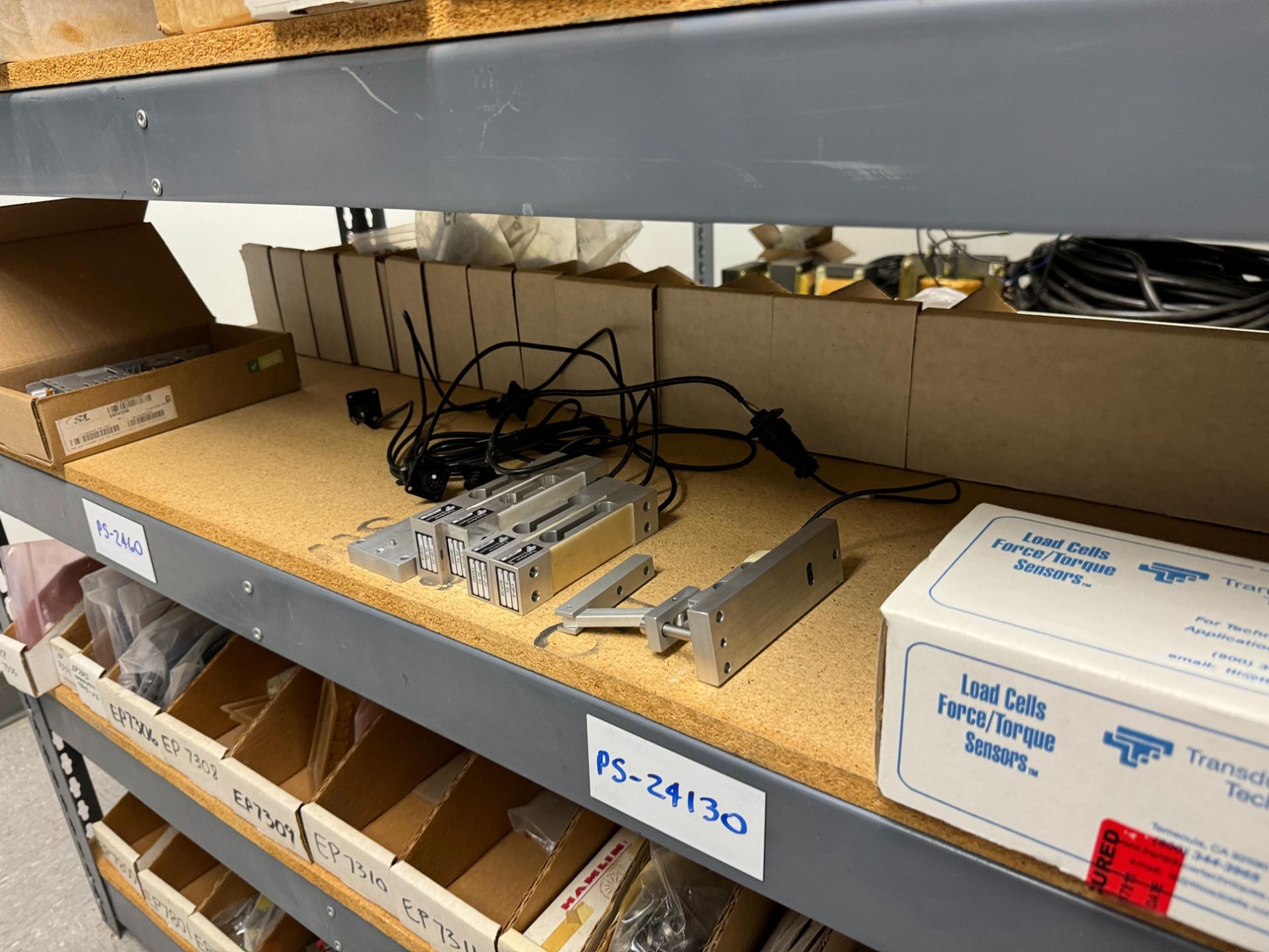 LOT - CONTENTS ONLY OF (1) SHELF, TO INCLUDE: MERCURY CONTACTORS, POWER SUPPLIES, LOAD CELLS, - Bild 2 aus 4