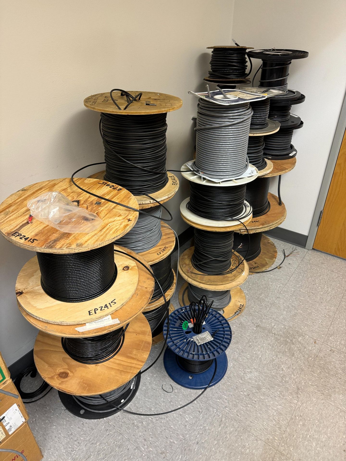 LOT - ALL WIRE SPOOLS IN FRONT OF WALL, OVER (50) SPOOLS - Image 2 of 4