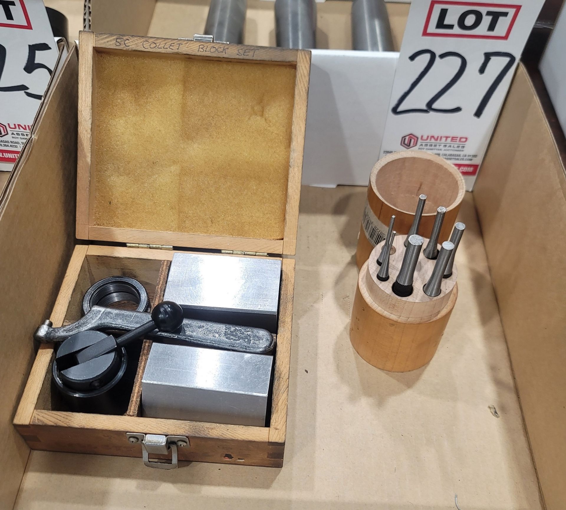 LOT - 5C COLLET BLOCK SET, DRIVE PIN SET