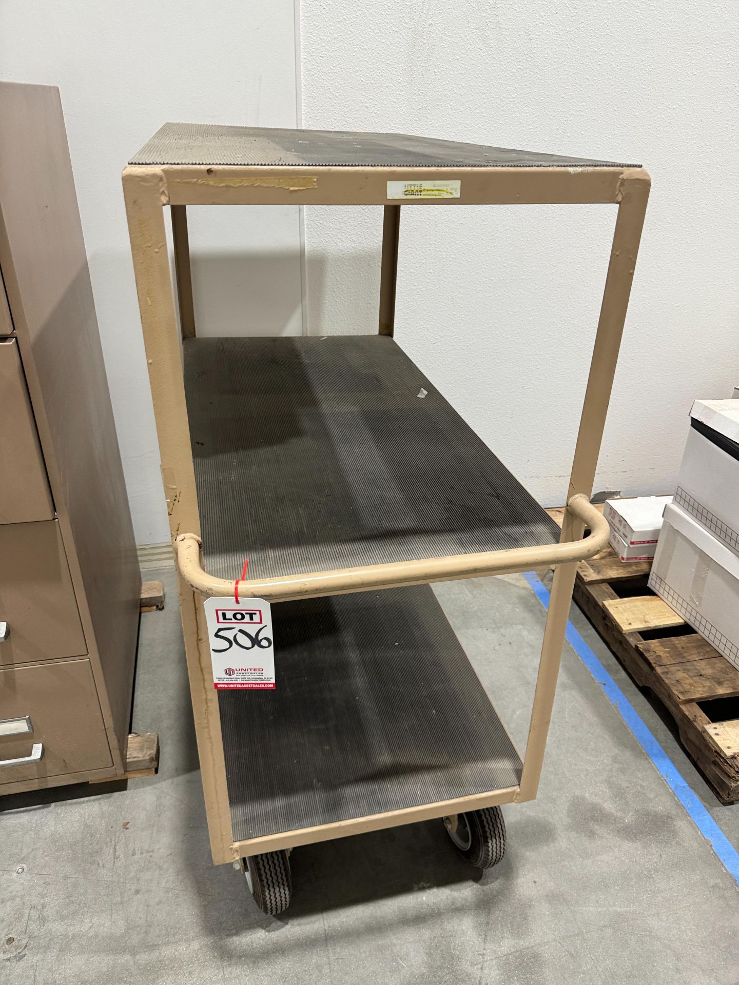 LITTLE GIANT HEAVY DUTY SHELF CART, 4' X 2', PNEUMATIC TIRES - Image 2 of 2