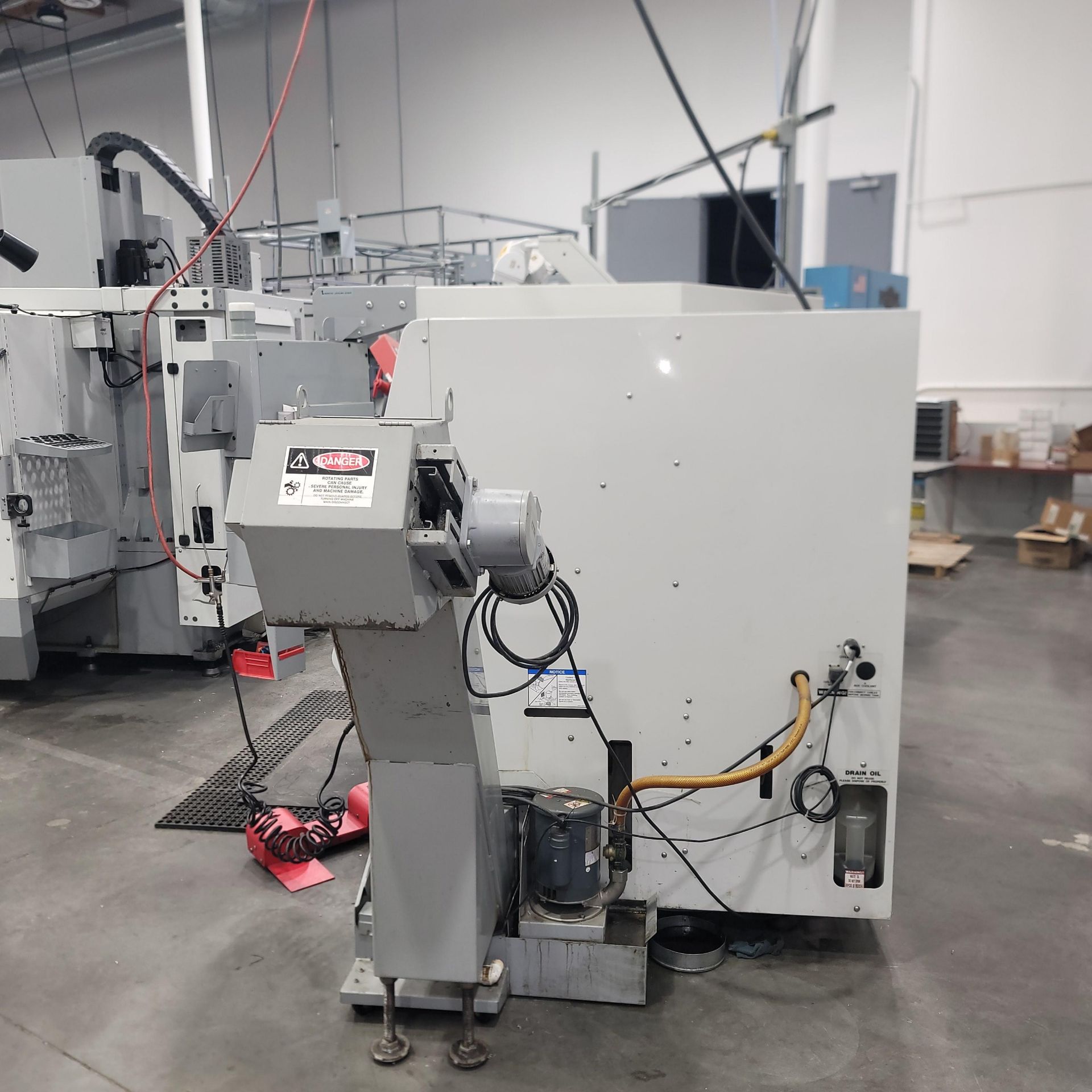 2007 HAAS SL-20T TURNING CENTER, 8" CHUCK, 5C COLLET NOSE, TAILSTOCK, 10-STATION TURRET, 2.0" BAR - Image 8 of 13