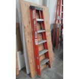 LOUISVILLE 6' FIBERGLASS LADDER