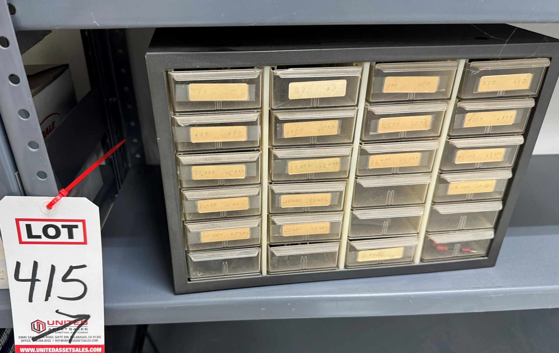 LOT - ELECTRONIC RESISTORS IN 24-DRAWER CABINET
