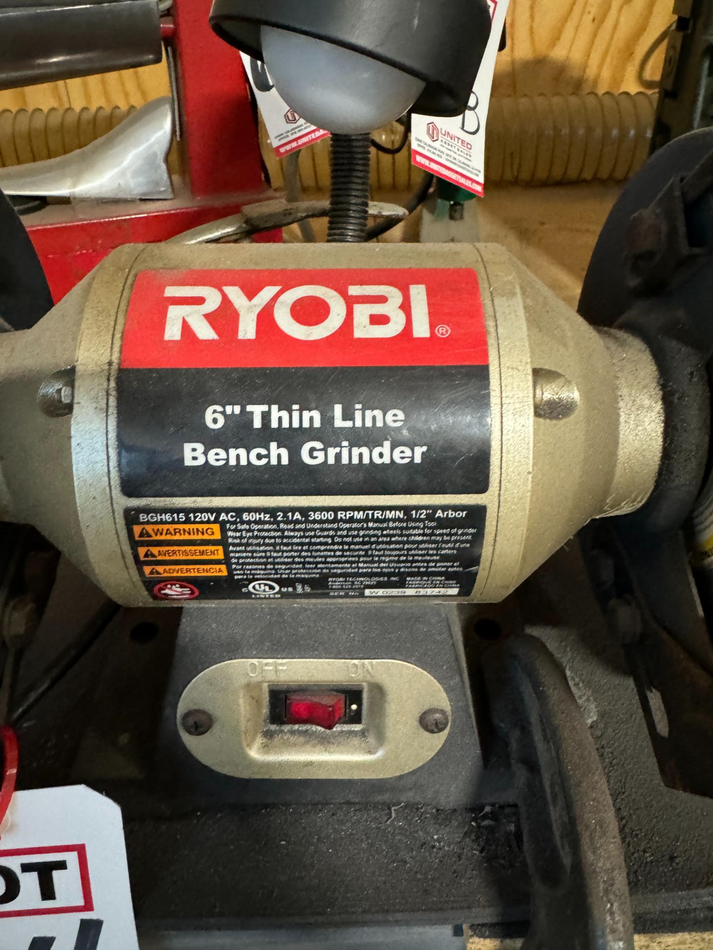 RYOBI 6" THIN LINE BENCH GRINDER, 1/2" ARBOR - Image 2 of 2