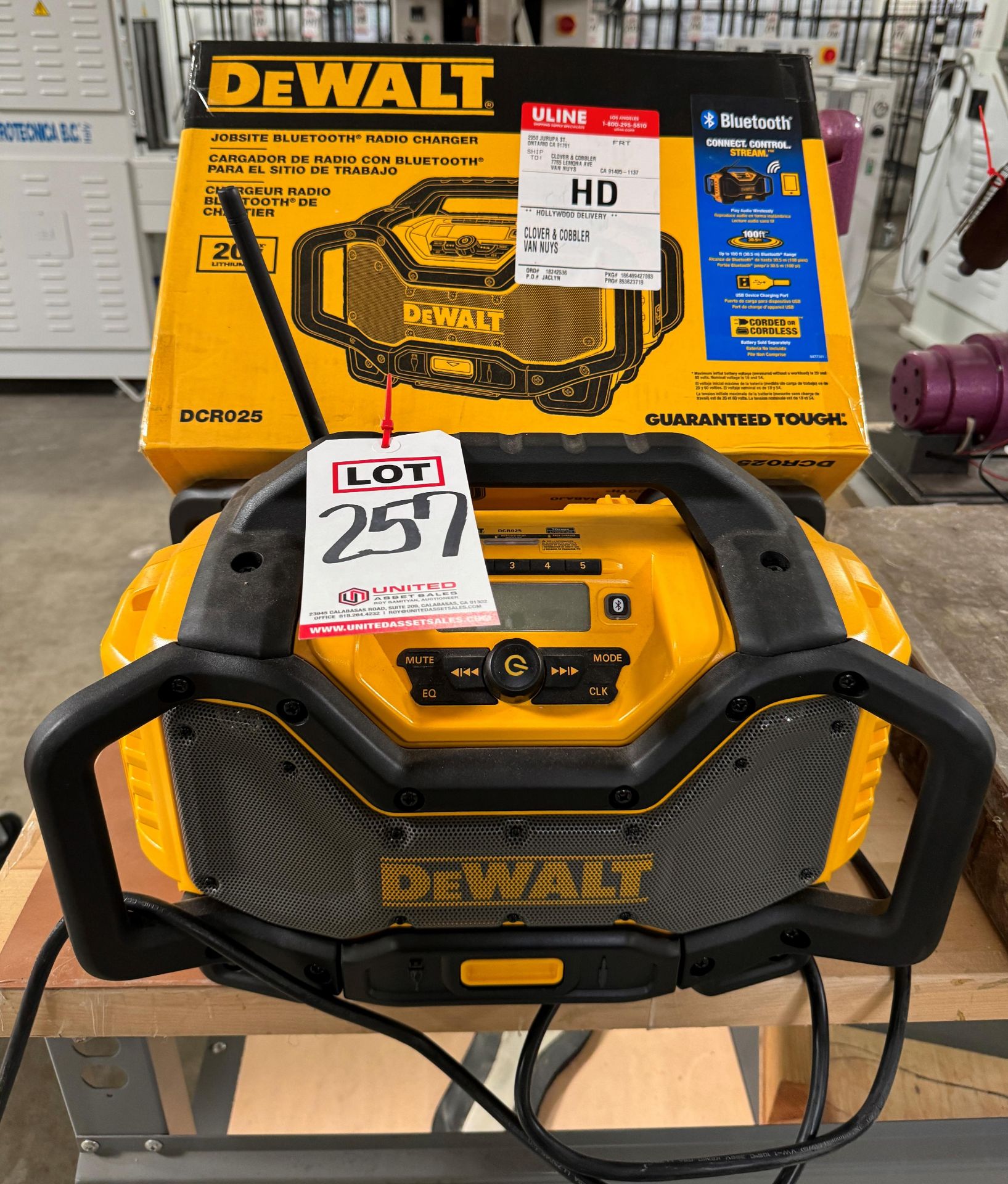 DEWALT DCR025 JOBSITE BLUETOOTH RADIO CHARGER