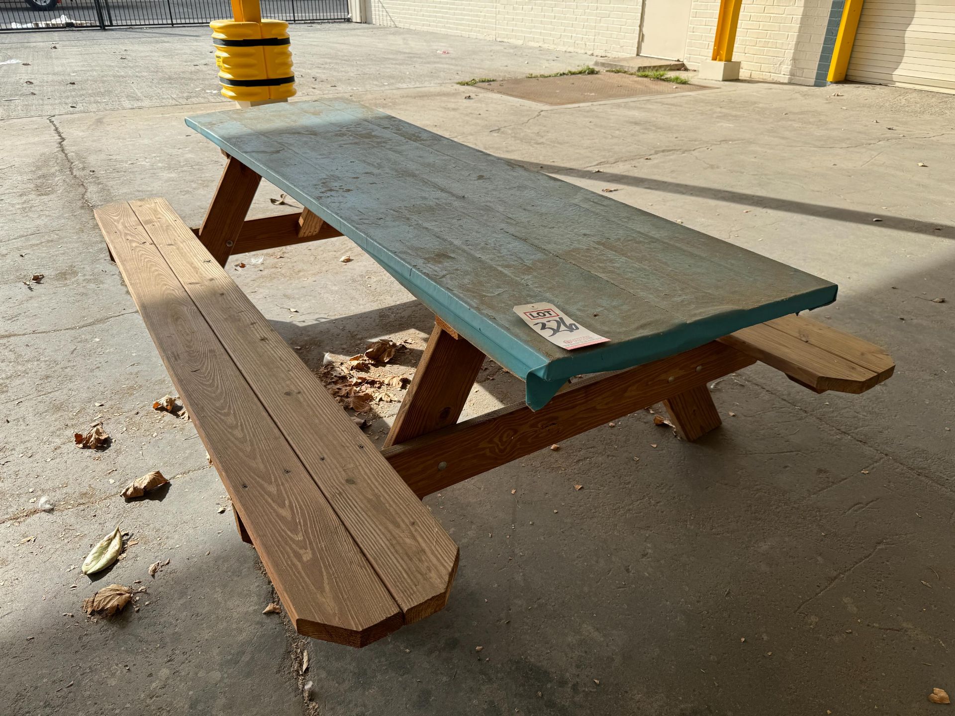 WOOD PICNIC TABLE