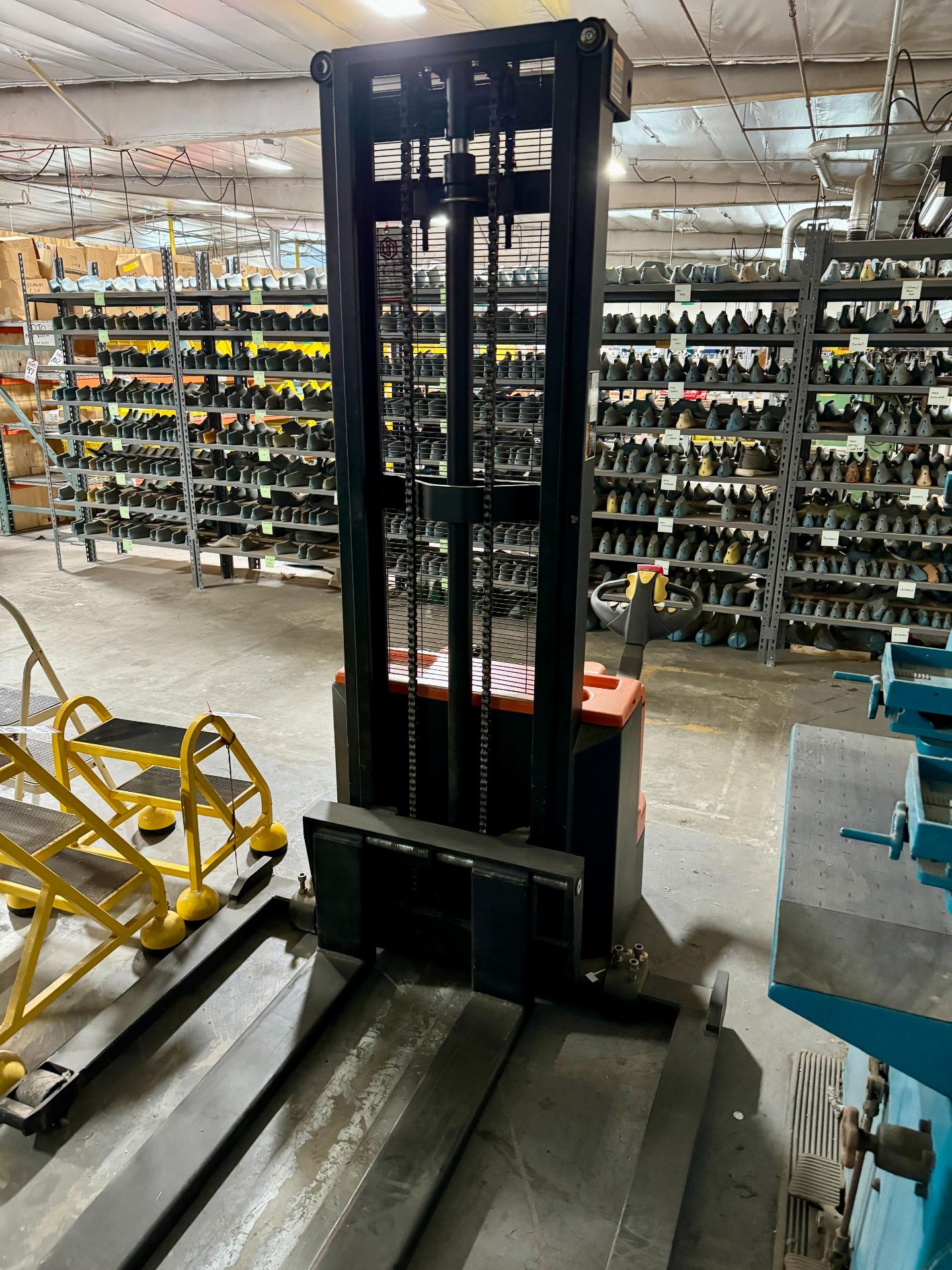 2018 PRESTO PPS2200-125AS POWER STAK PALLET STACKER, S/N V67910/1358329-01/GC170015, 2,200 LB LIFT - Image 5 of 9