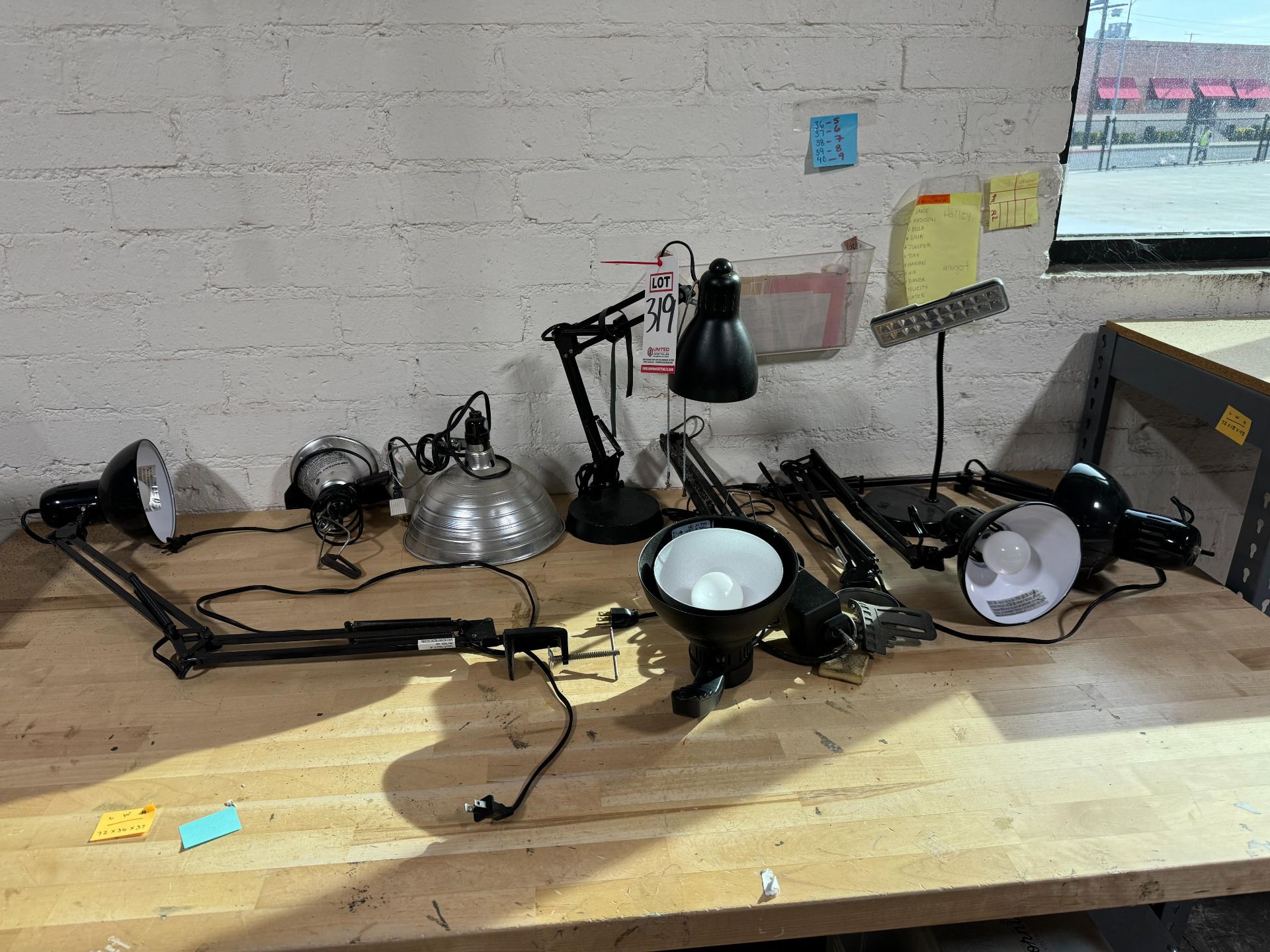 LOT - DESK LIGHTS