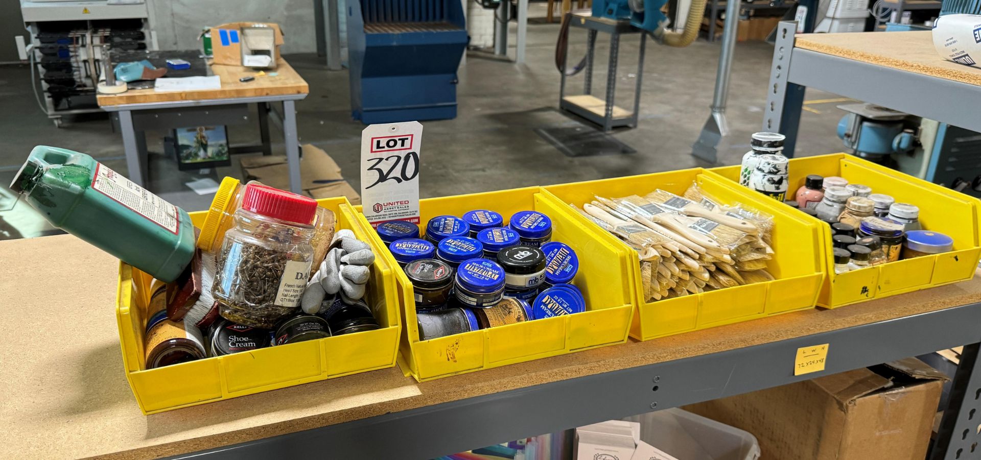 LOT - SHOE POLISH AND PAINT BRUSHES