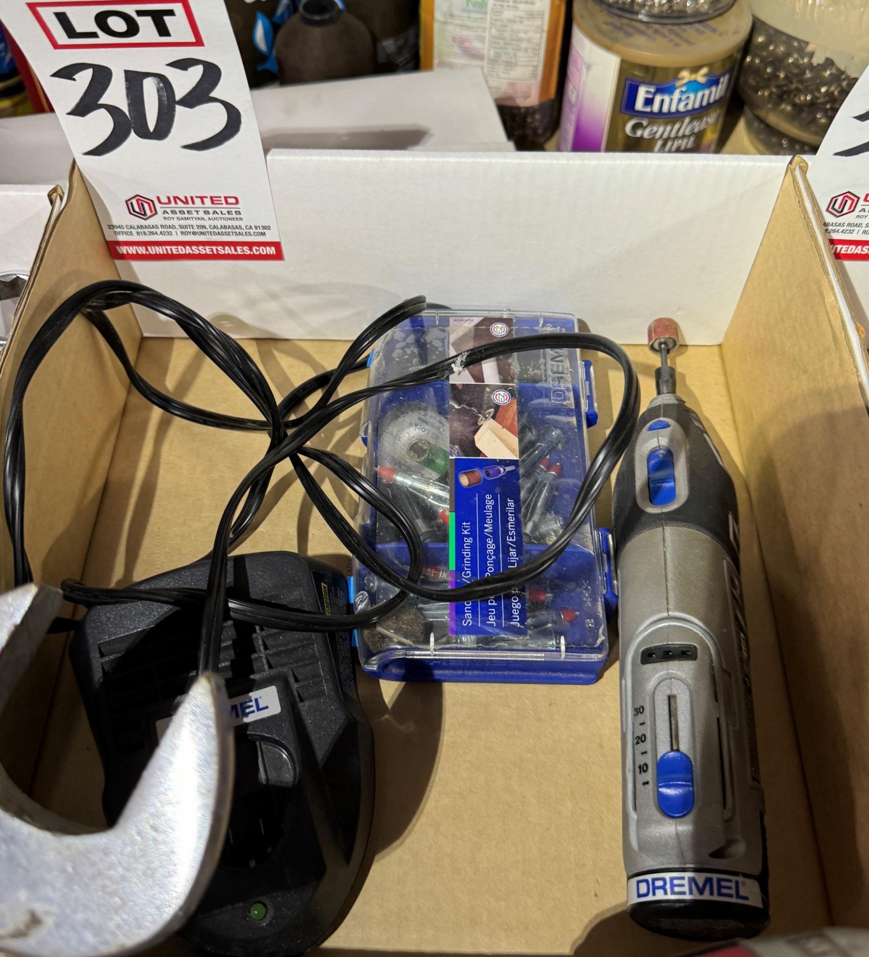 LOT - DREMEL POWER TOOL AND ACCESSORIES