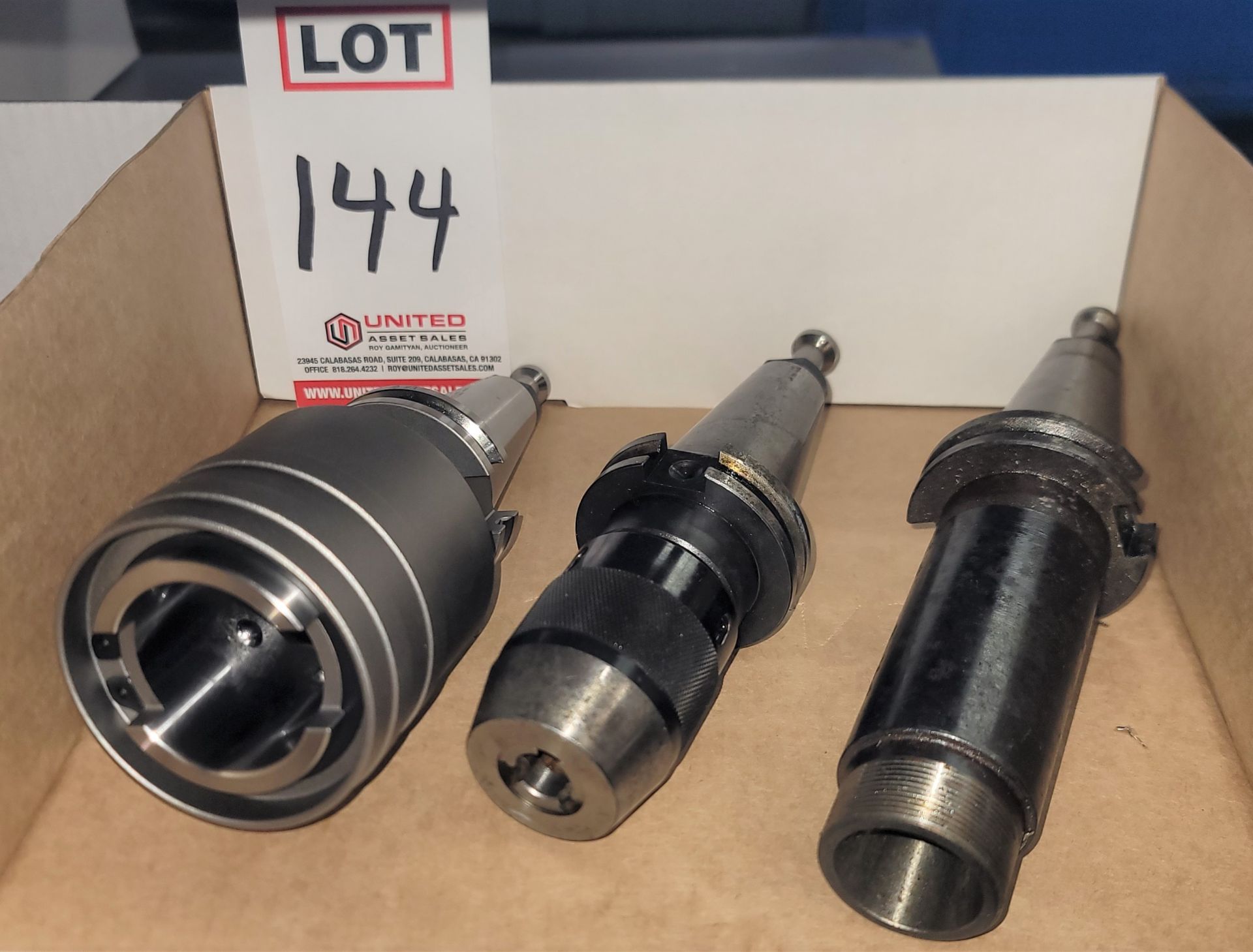 LOT - (1) CAT 40 LARGE TAPPING HOLDER, (1) CAT 40 SPEED CHUCK, (1) CAT 40 TOOL HOLDER