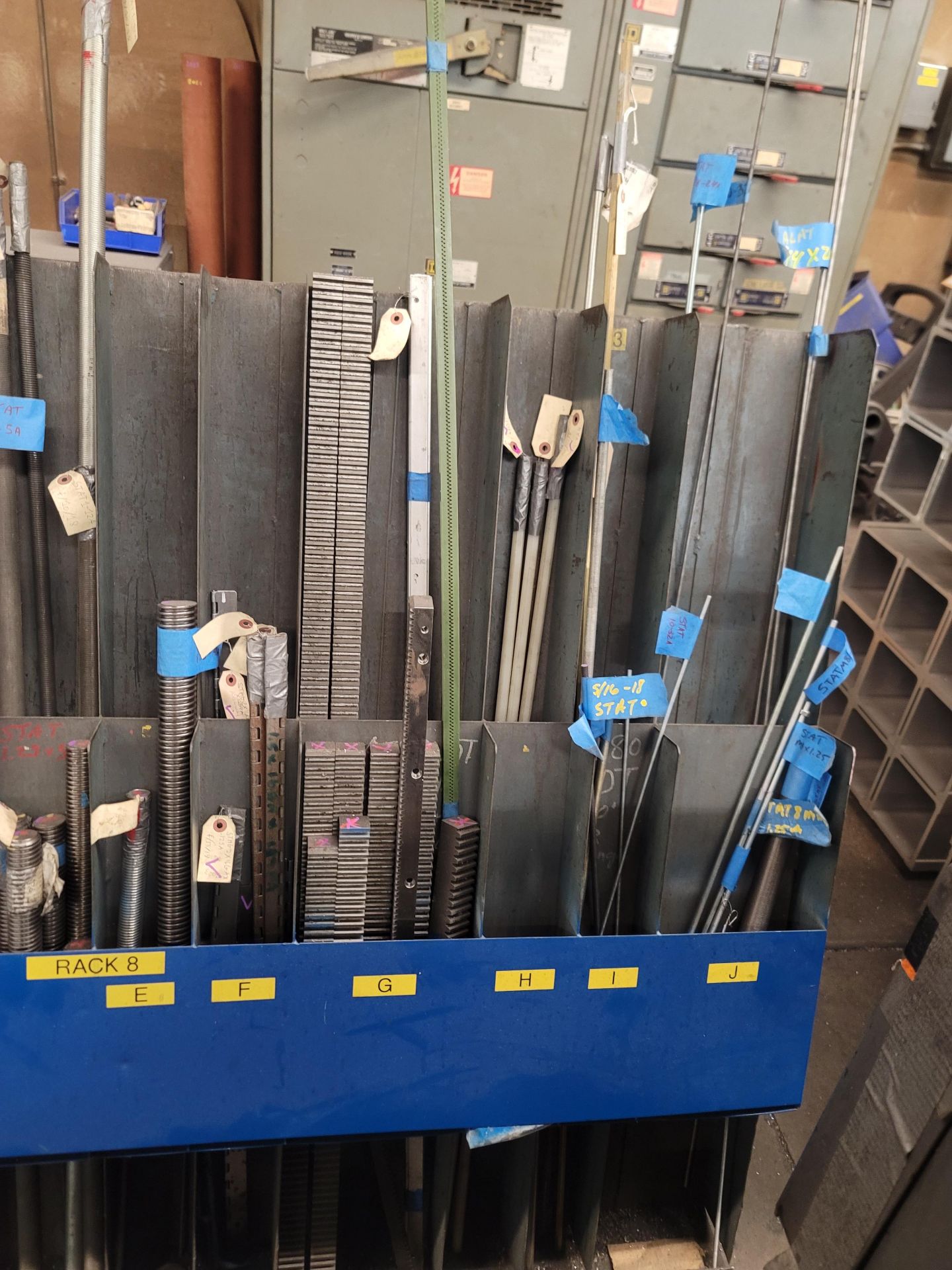 LOT - CONTENTS ONLY OF RACK: ASSORTED METAL ROUNDS, THREADED ROD, ETC. - Image 2 of 3
