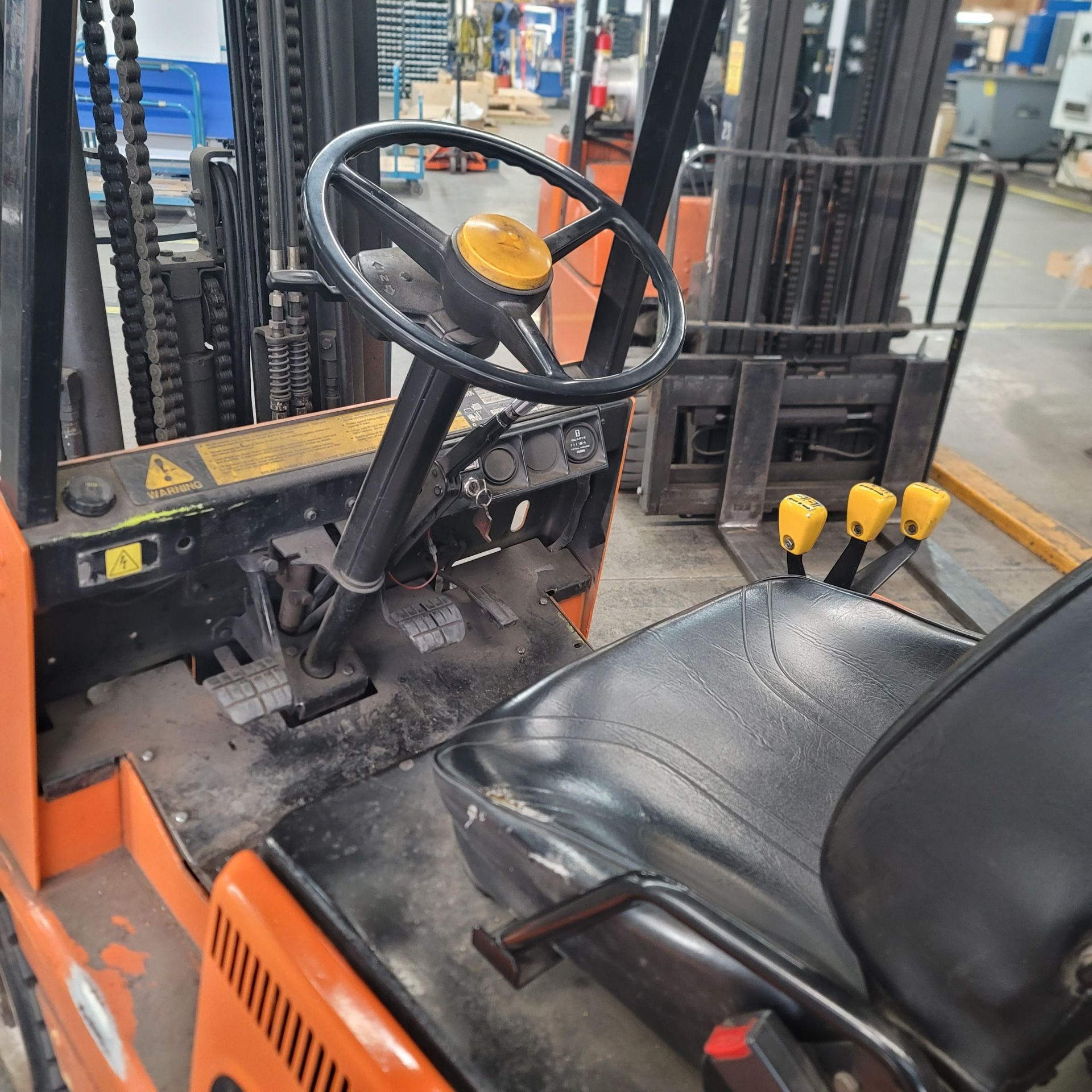 CLARK FORKLIFT, MODEL GCX25, 4,000 LB CAPACITY, LPG, 42" FORKS, 3-STAGE MAST, SIDE SHIFT, LOAD - Image 5 of 8