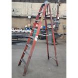 8' LADDER, FIBERGLASS