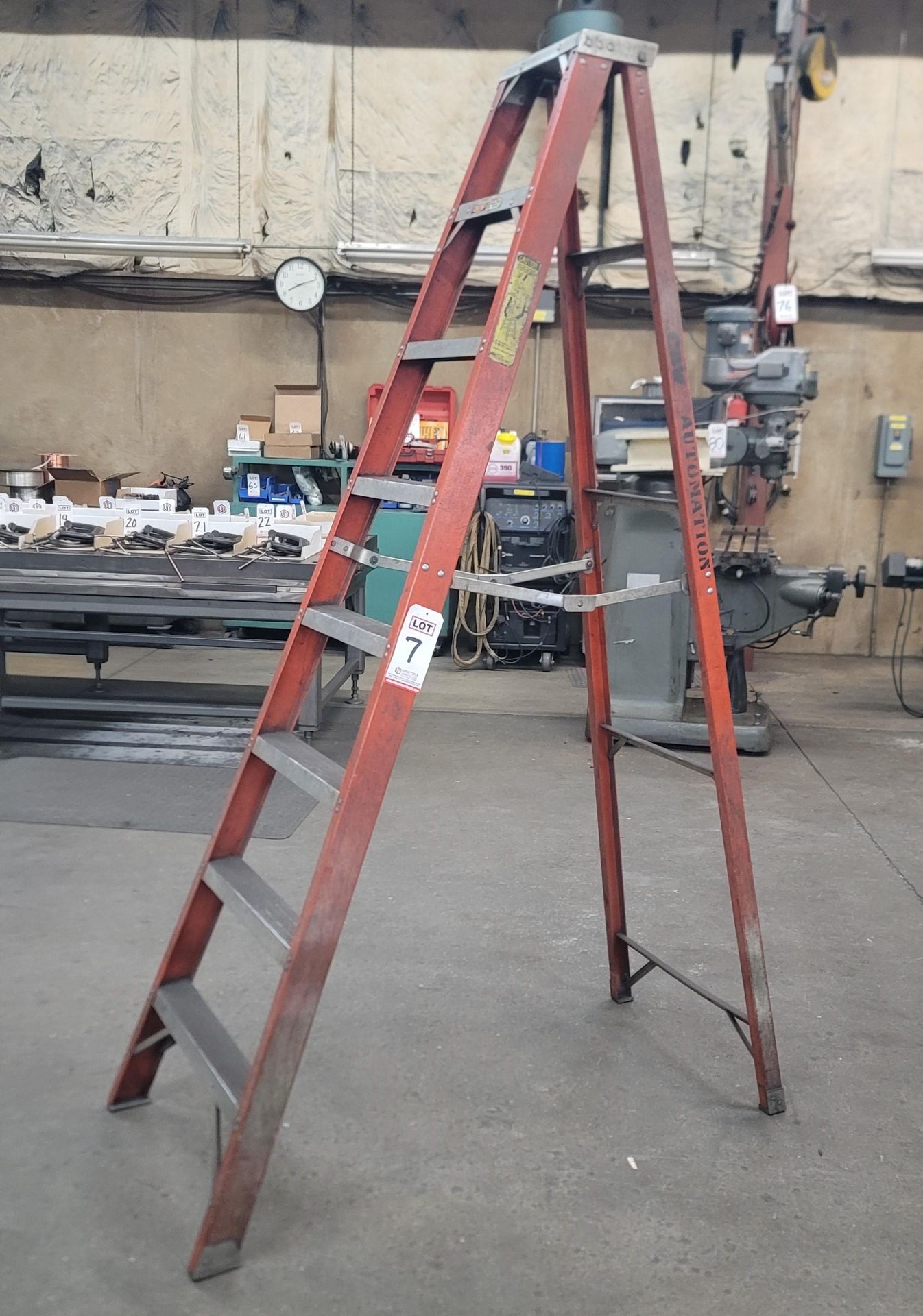 8' LADDER, FIBERGLASS