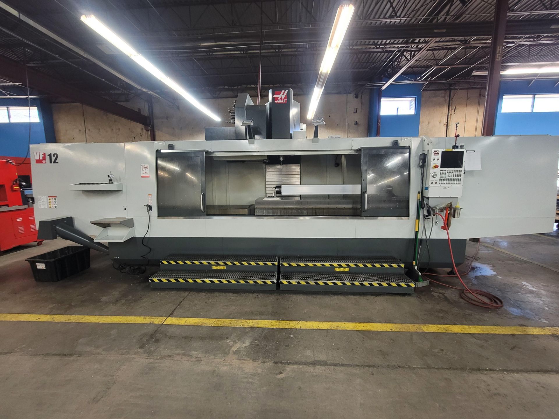 2021 HAAS VF-12/40 VERTICAL MACHINING CENTER, XYZ TRAVELS: 150" X 32" X 30", 150" X 28" TABLE, - Image 4 of 27