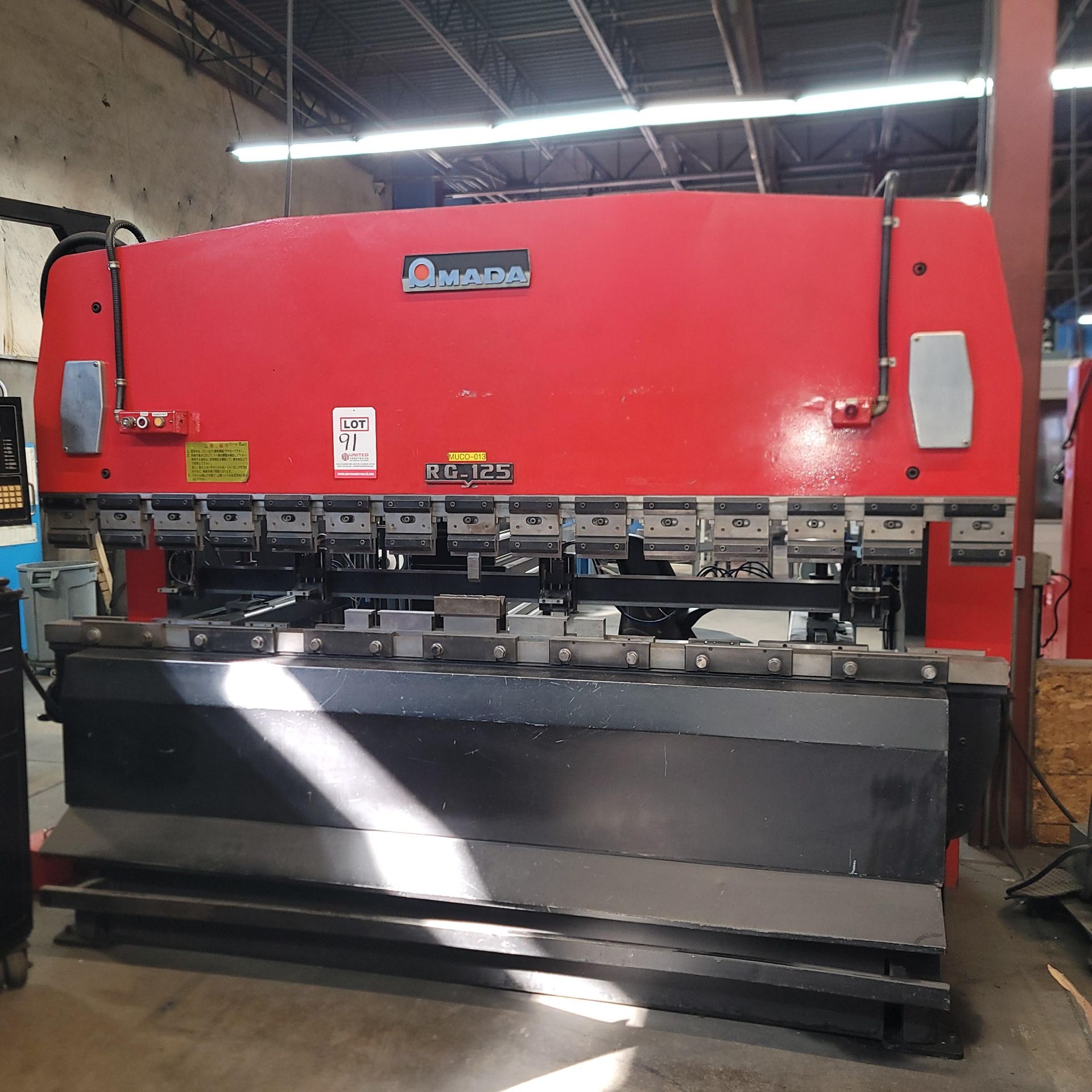 1985 AMADA RG-125 PRESS BRAKE, 10' X 125 TON CAPACITY (9'-10" ACTUAL), NC-9E CONTROL, AUTOMATIC BACK