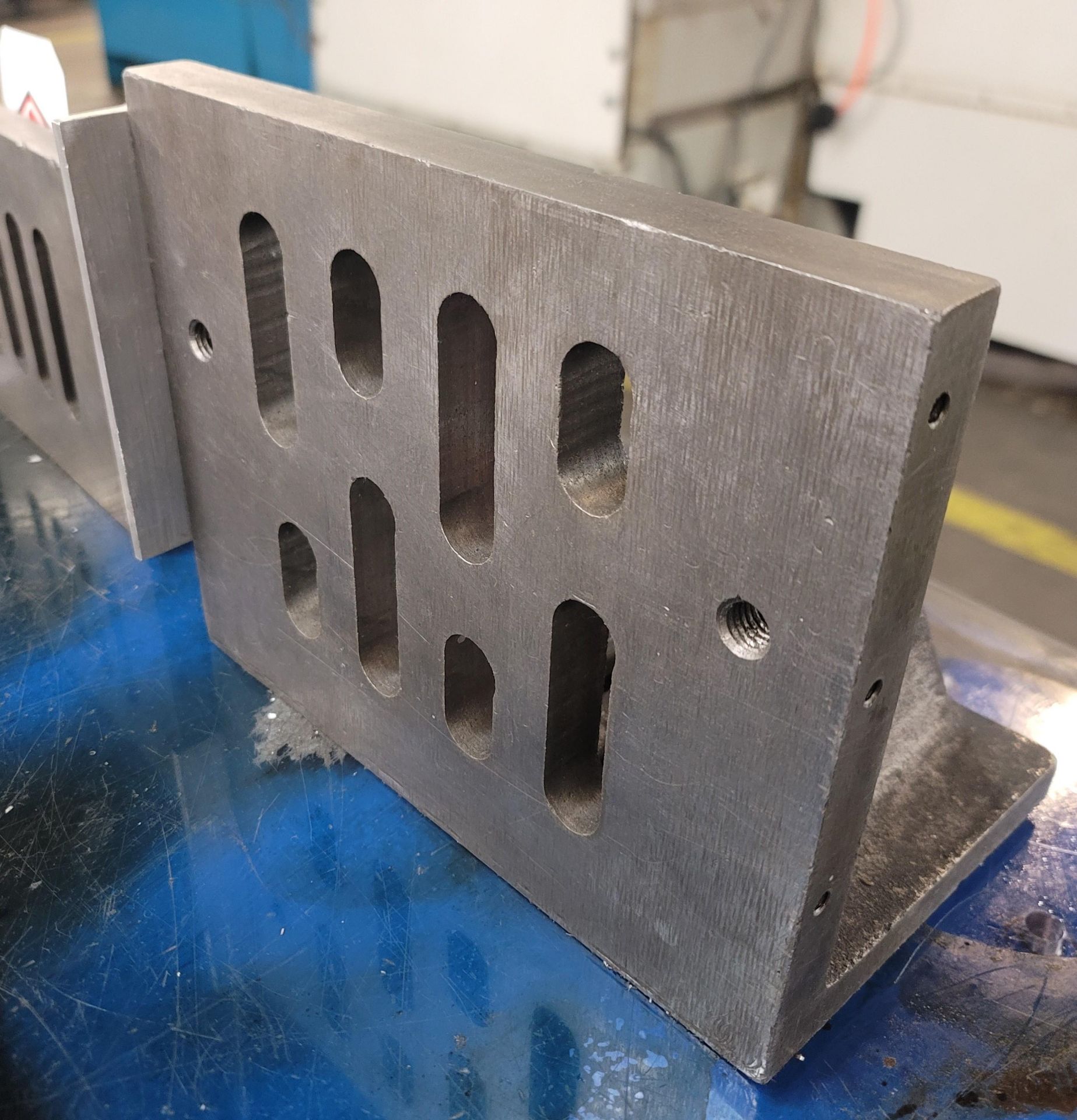 SLOTTED ANGLE PLATE, 10" X 8" X 6" - Image 2 of 2