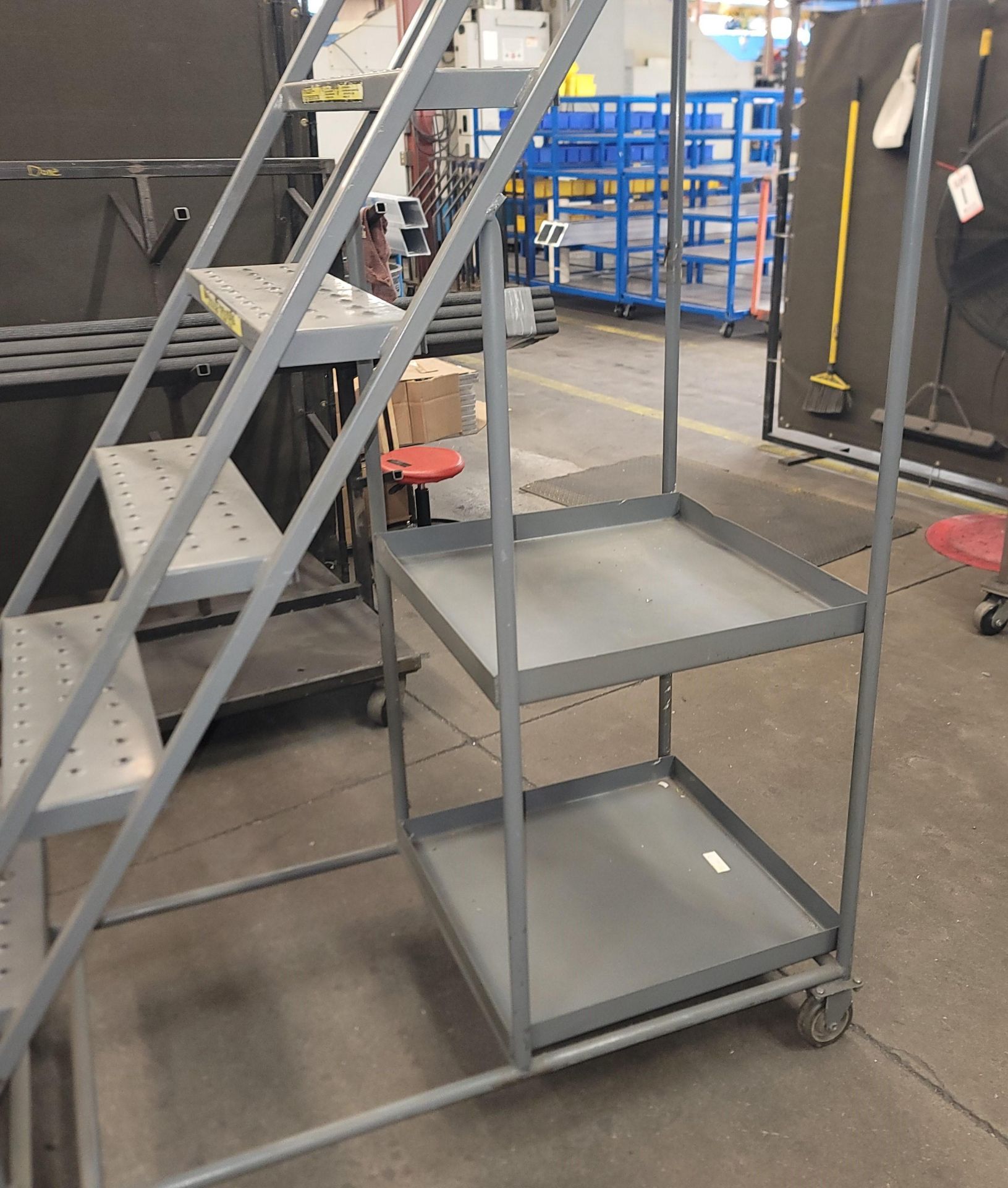 STOCK LADDER, 70" PLATFORM HEIGHT - Image 3 of 3