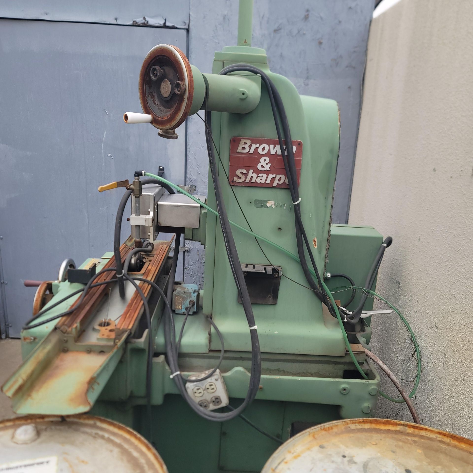 BROWN & SHARPE SURFACE GRINDER, NO MAGNETIC CHUCK, S/N 523-6180-1290, FACTORY REBUILT IN 1991, PARTS - Image 4 of 5