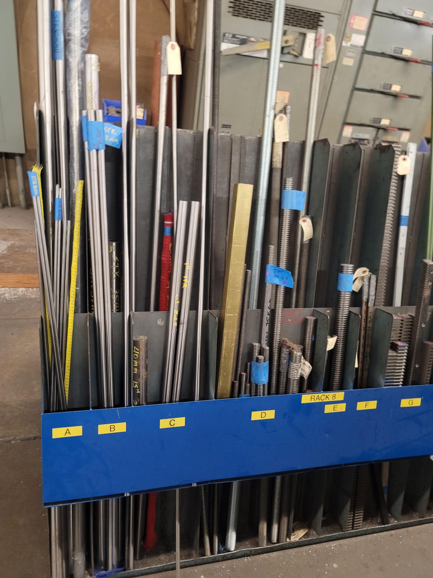 LOT - CONTENTS ONLY OF RACK: ASSORTED METAL ROUNDS, THREADED ROD, ETC. - Image 3 of 3
