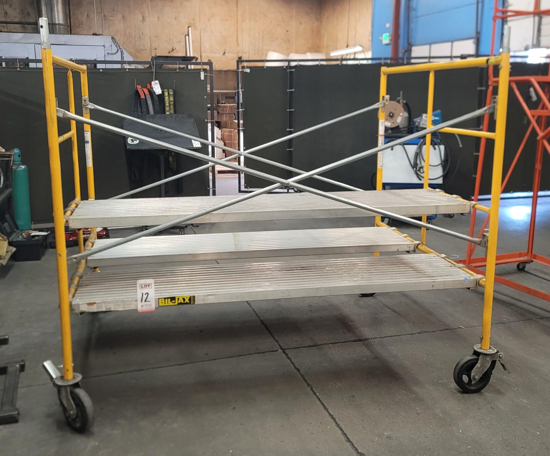 BIL-JAX PORTABLE ALUMINUM SCAFFOLD, 19" X 7'