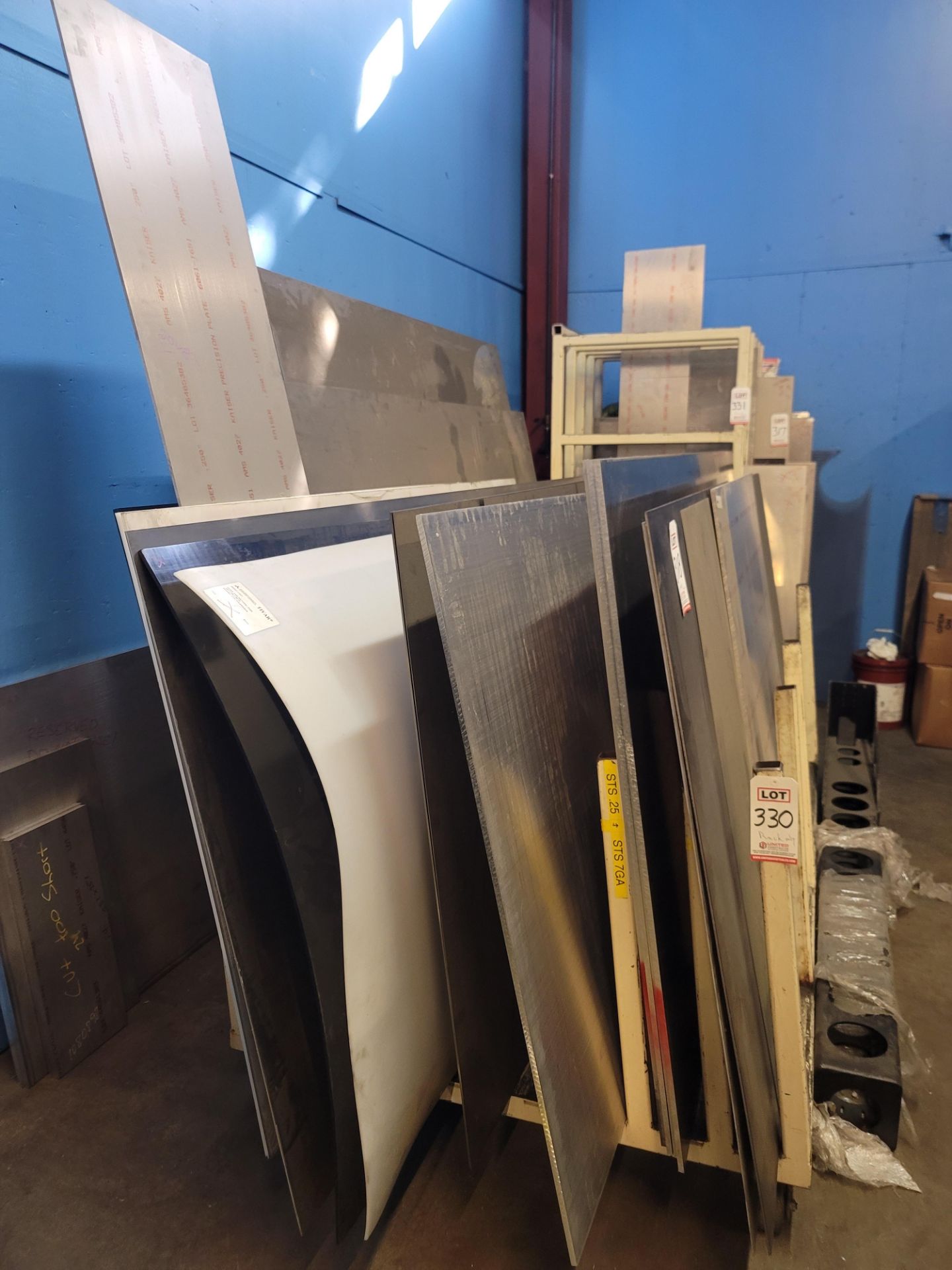 LOT - CONTENTS ONLY OF RACK: ALUMINUM, STEEL AND PLASTICS SHEET AND PLATE