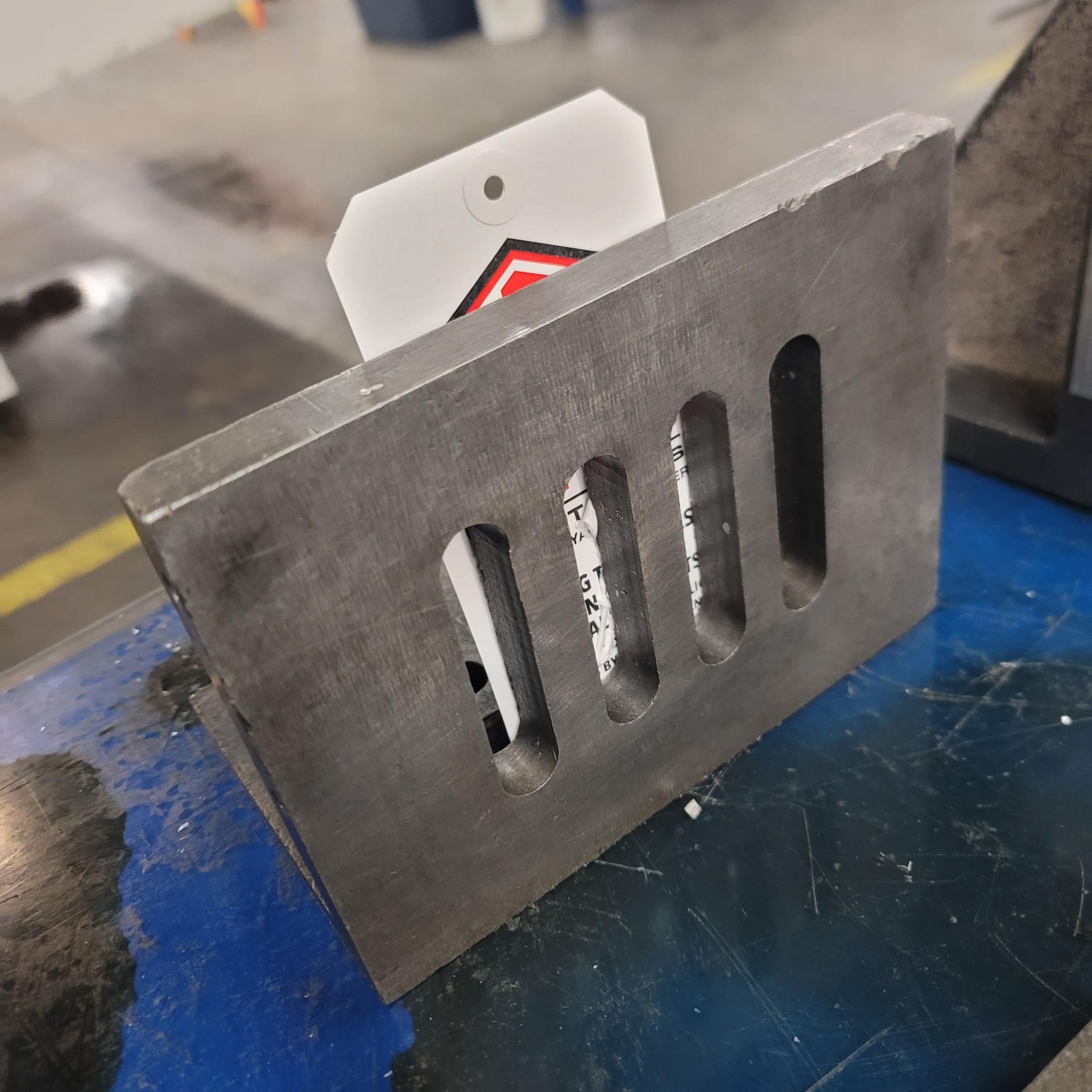SLOTTED ANGLE PLATE, 8" X 6" X 5" - Image 2 of 2