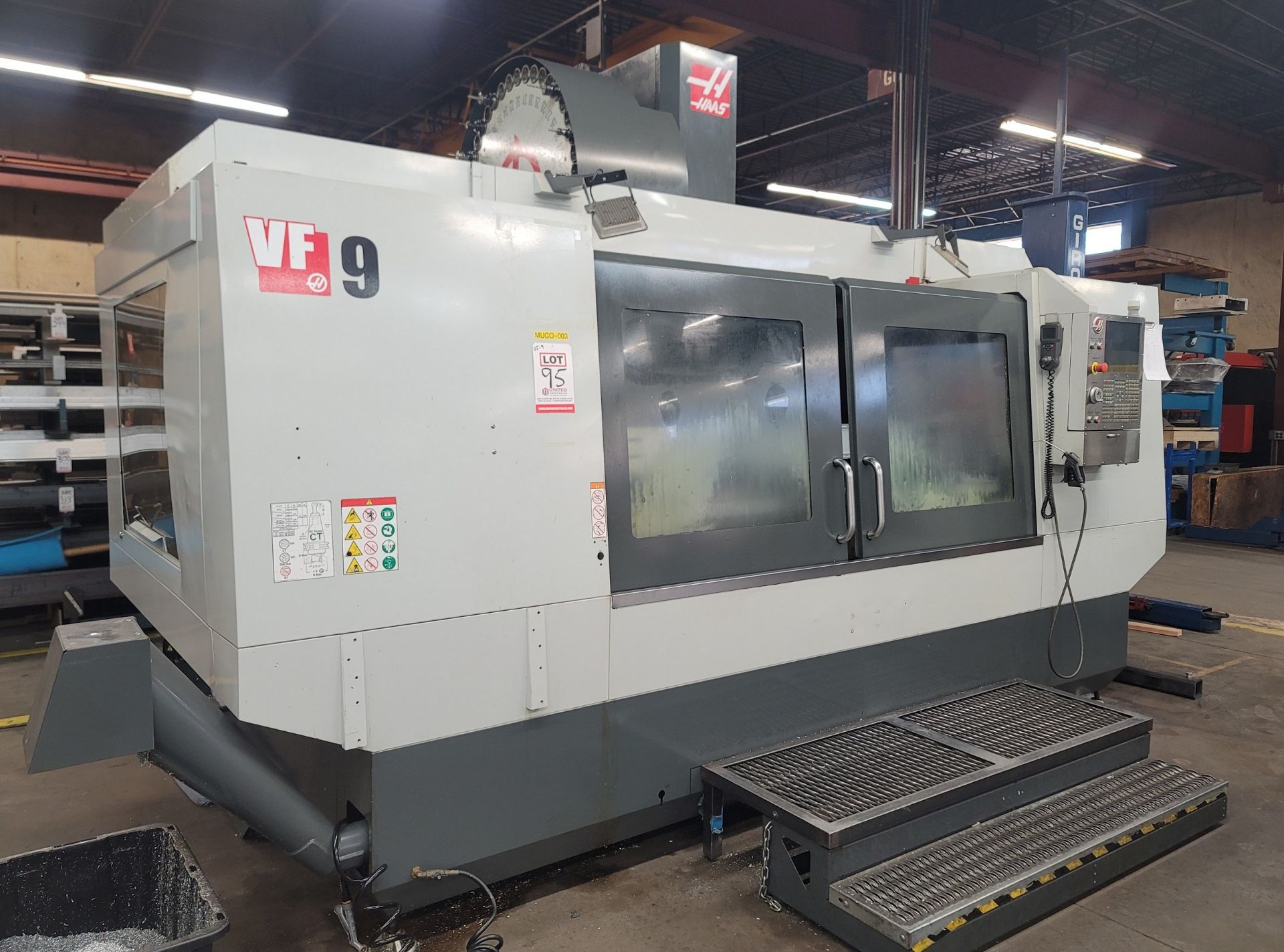 2017 HAAS VF-9/40 VERTICAL MACHINING CENTER, XYZ TRAVELS: 84" X 40" X 30", 84" X 36" TABLE, 8100 RPM - Image 3 of 28