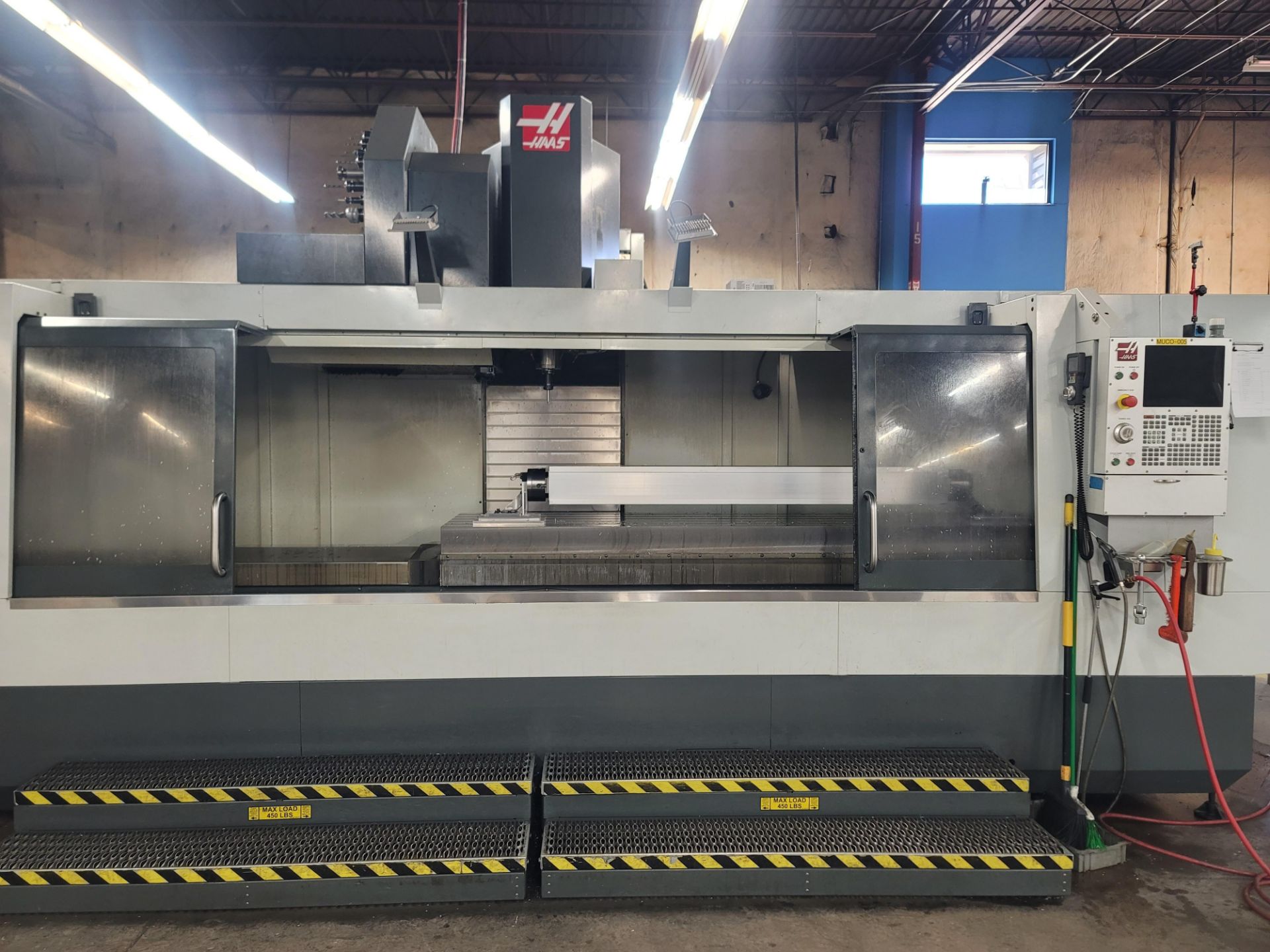 2021 HAAS VF-12/40 VERTICAL MACHINING CENTER, XYZ TRAVELS: 150" X 32" X 30", 150" X 28" TABLE, - Image 7 of 27