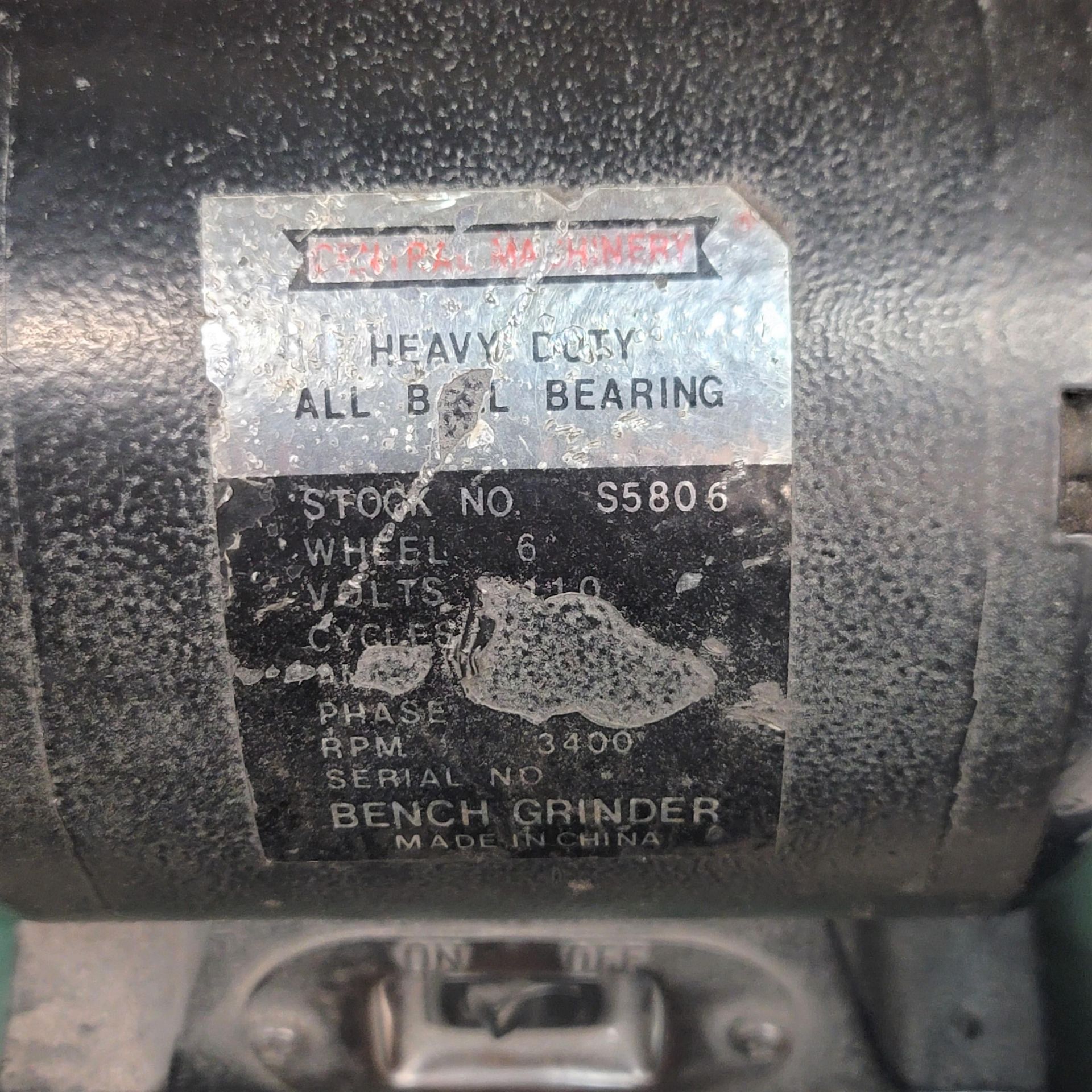 CENTRAL MACHINERY 6" DOUBLE END GRINDER - Image 2 of 2