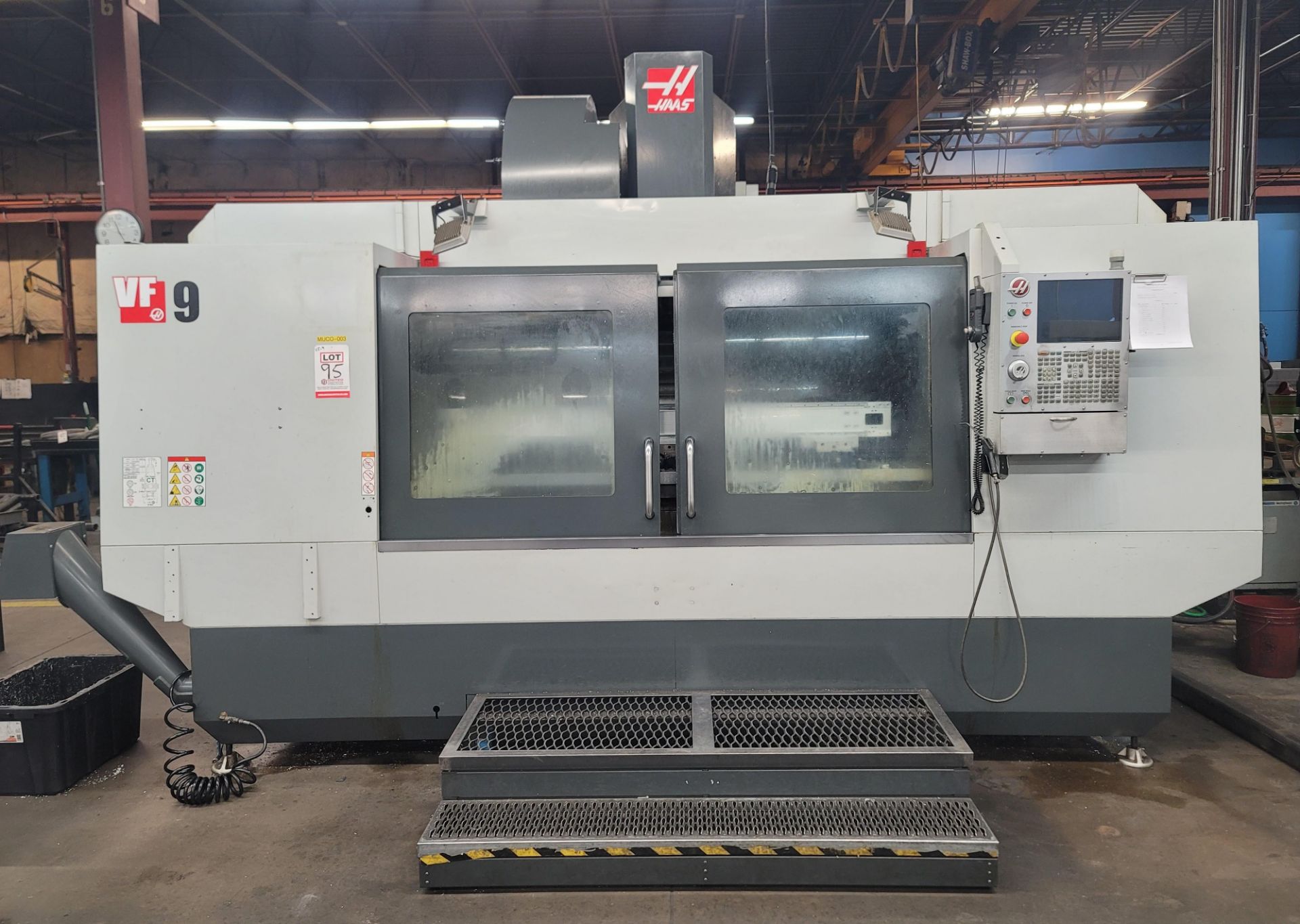 2017 HAAS VF-9/40 VERTICAL MACHINING CENTER, XYZ TRAVELS: 84" X 40" X 30", 84" X 36" TABLE, 8100 RPM - Image 4 of 28