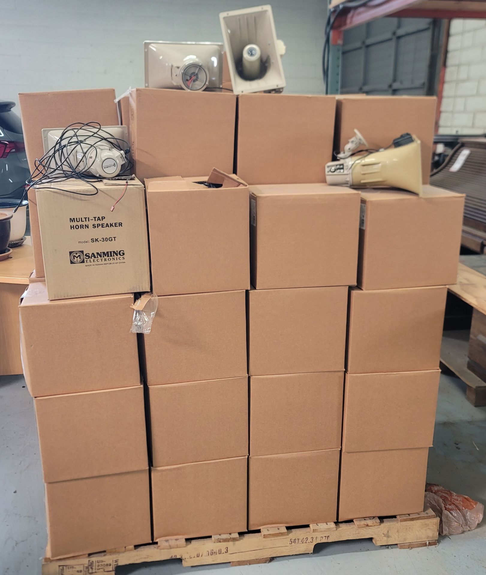 LOT - PALLET OF LOUROE LE-308 30-WATT SPEAKERS, NOTE: THESE ALL HAVE UNKNOWN DEFECTS & DID NOT - Image 2 of 2