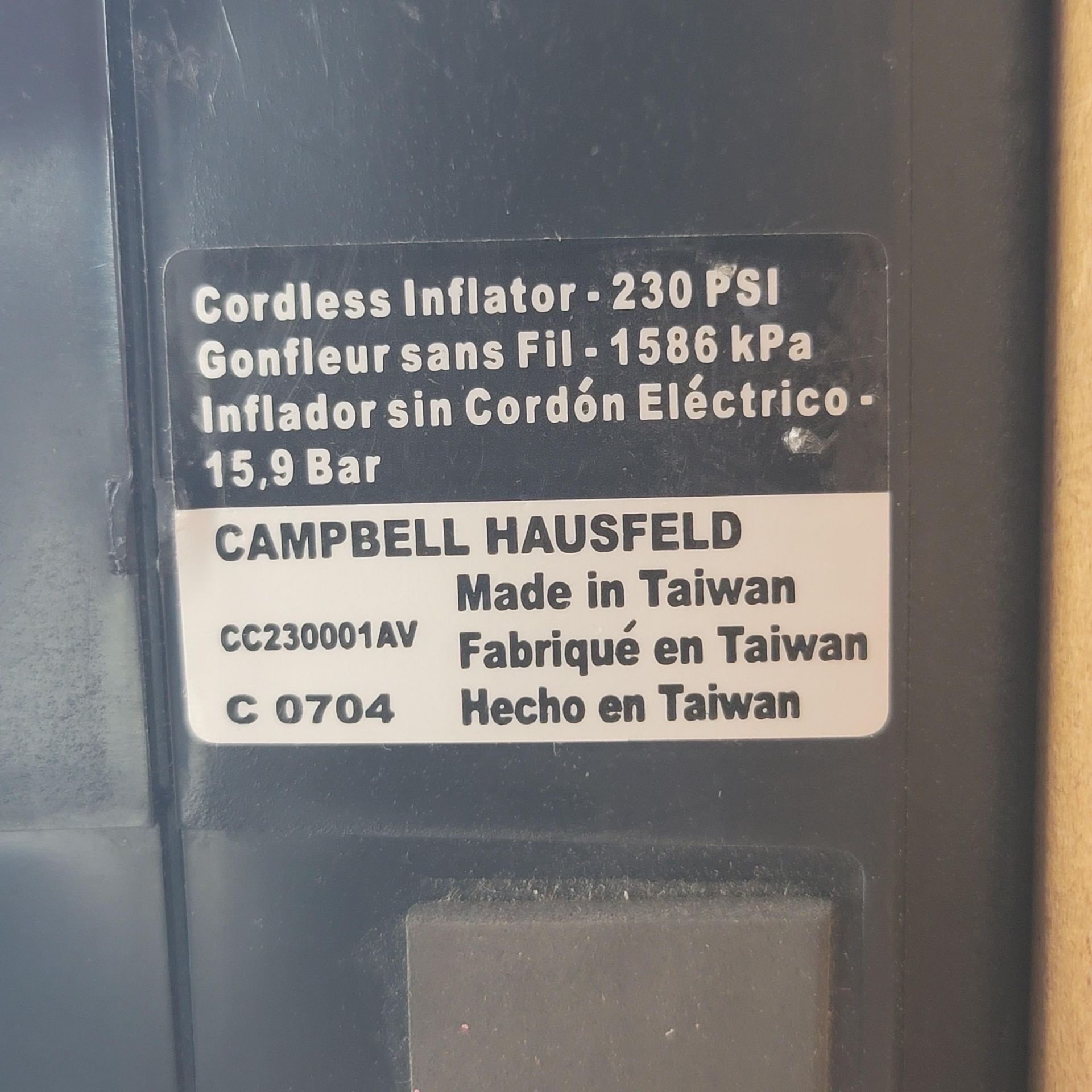 CAMPBELL HAUSFELD CORDLESS INFLATOR, 230 PSI - Image 4 of 4