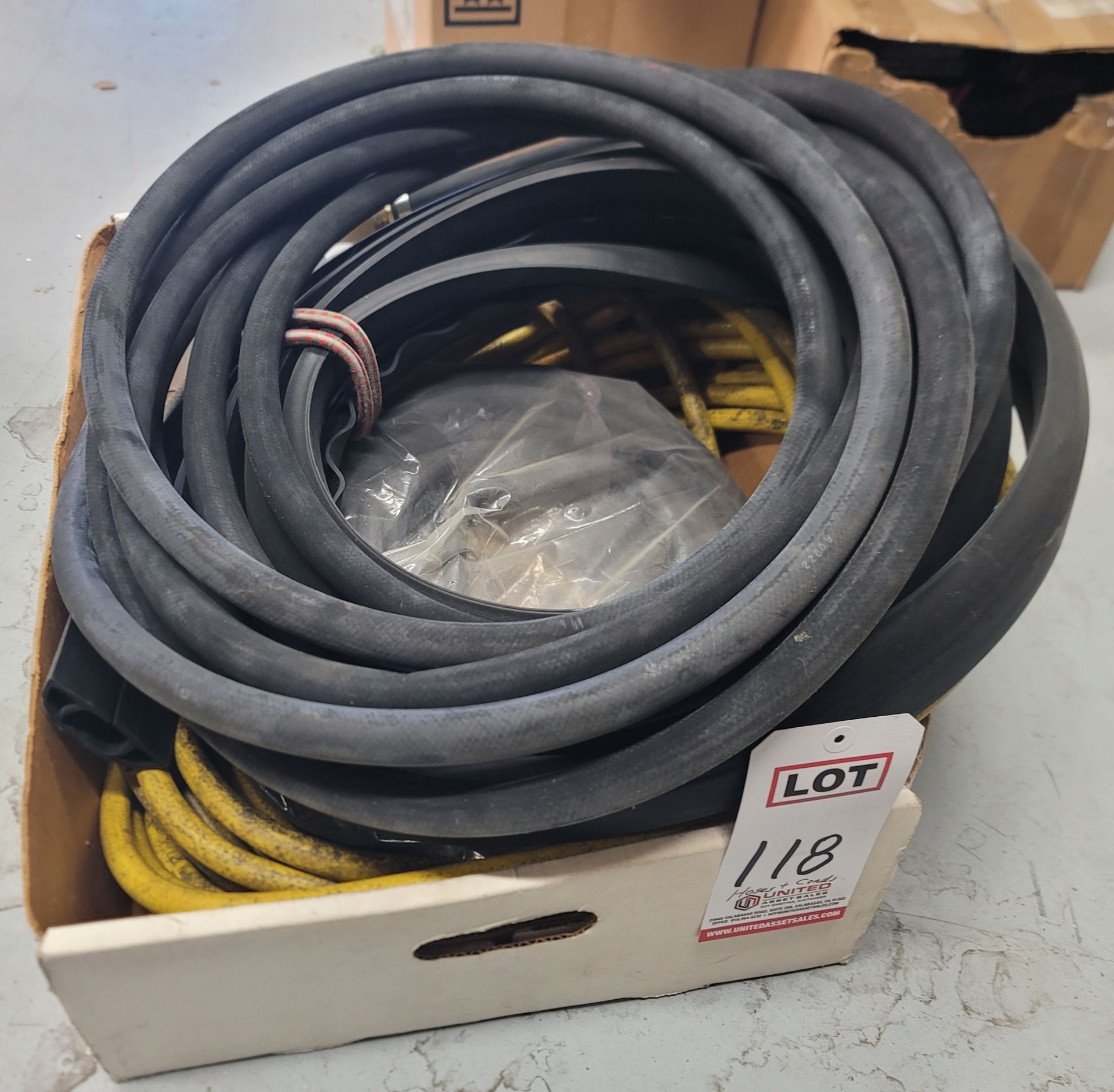 LOT - AIR HOSE, WATER HOSE