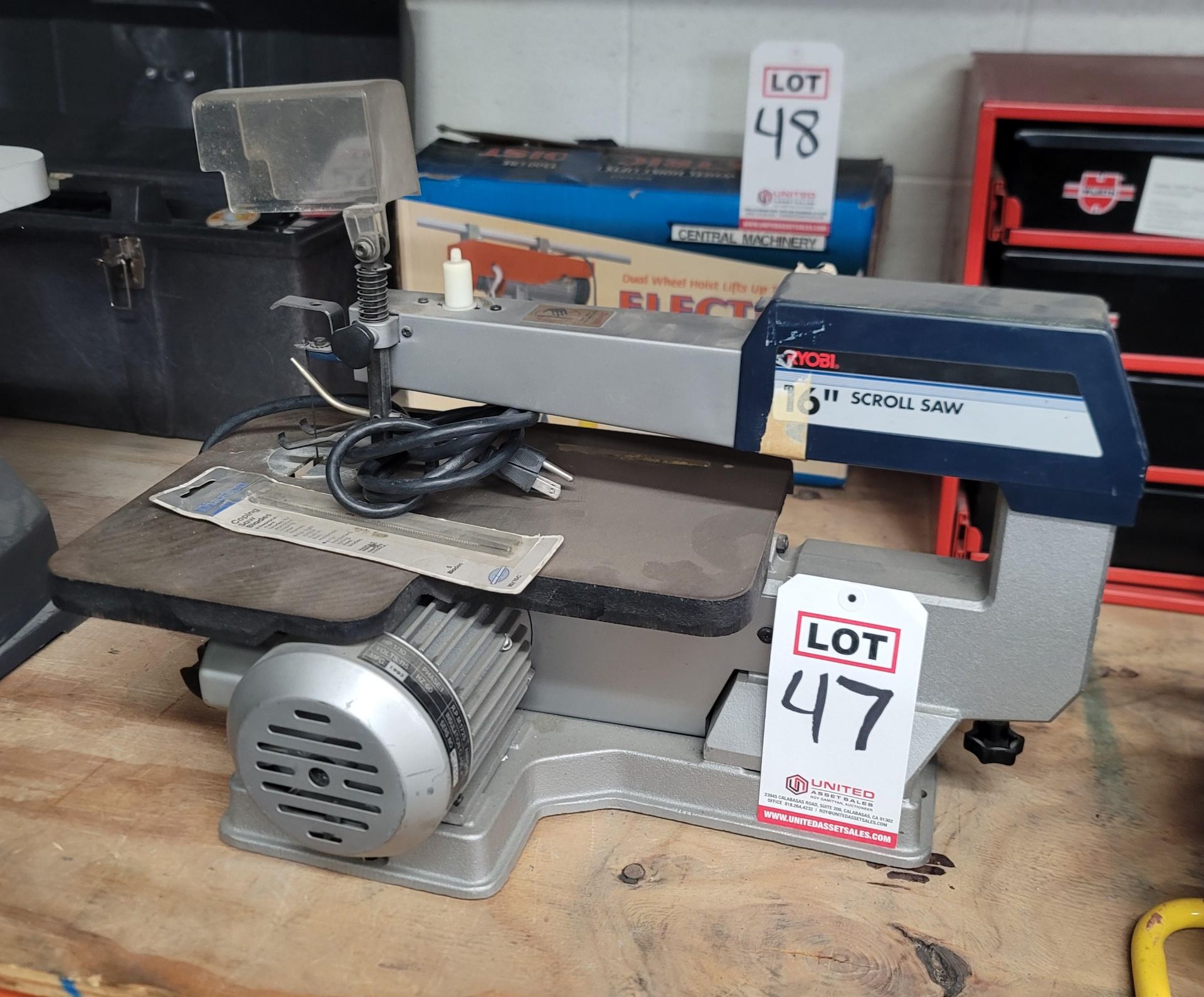 RYOBI 16" BENCHTOP SCROLL SAW, MODEL SC-160, S/N 421795