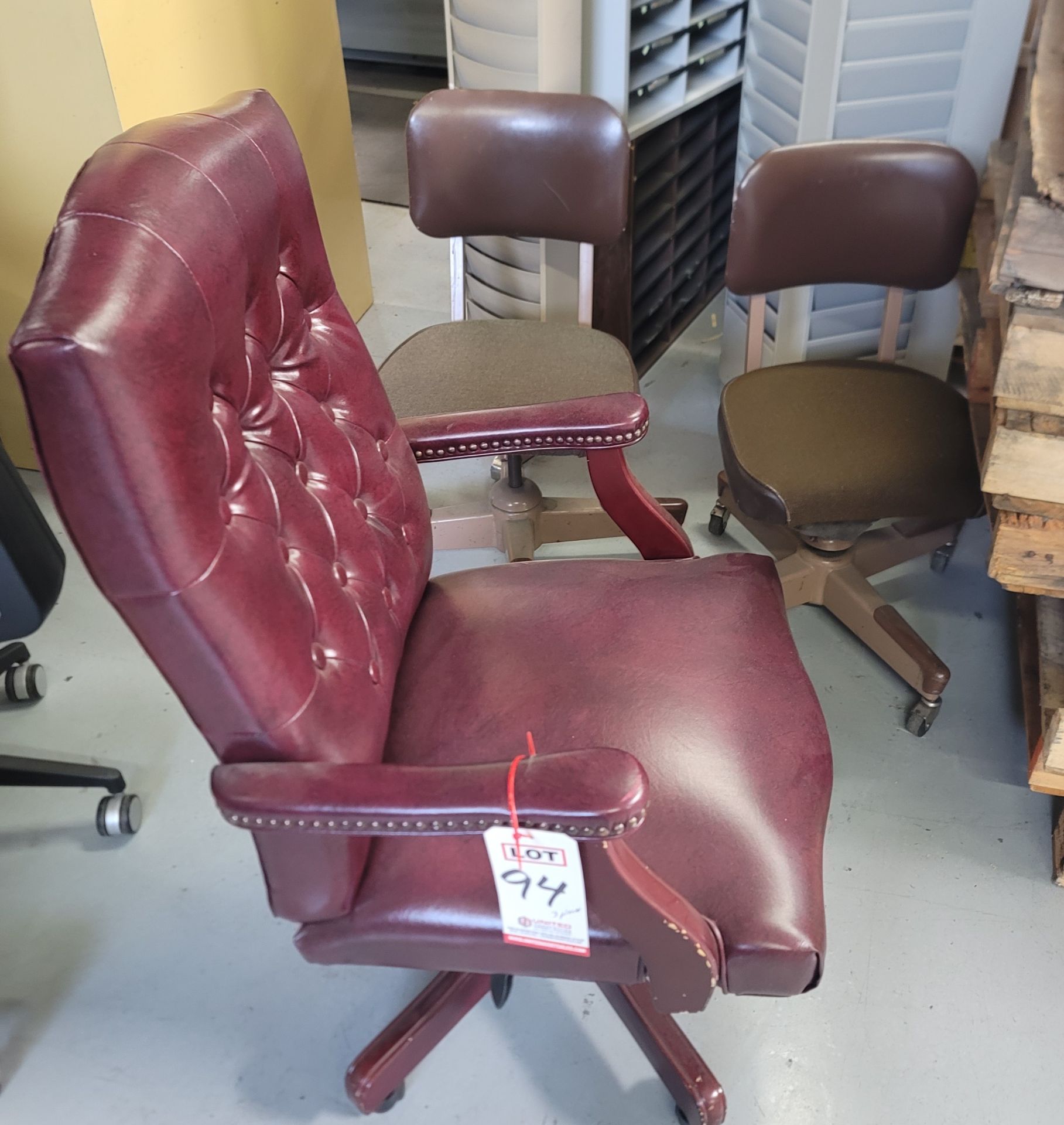 LOT - (3) OFFICE CHAIRS