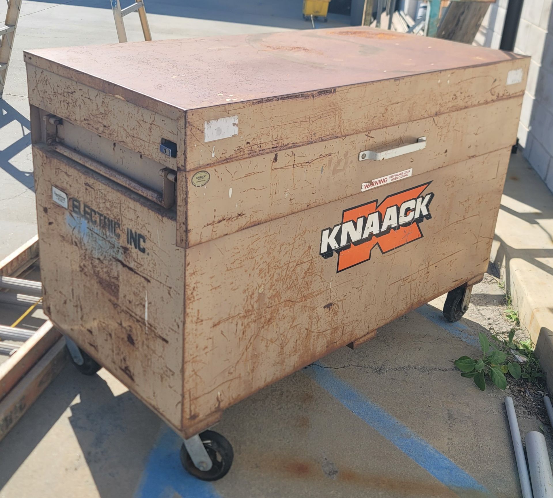 KNAACK GANG BOX ON CASTERS, 5' X 30", EMPTY