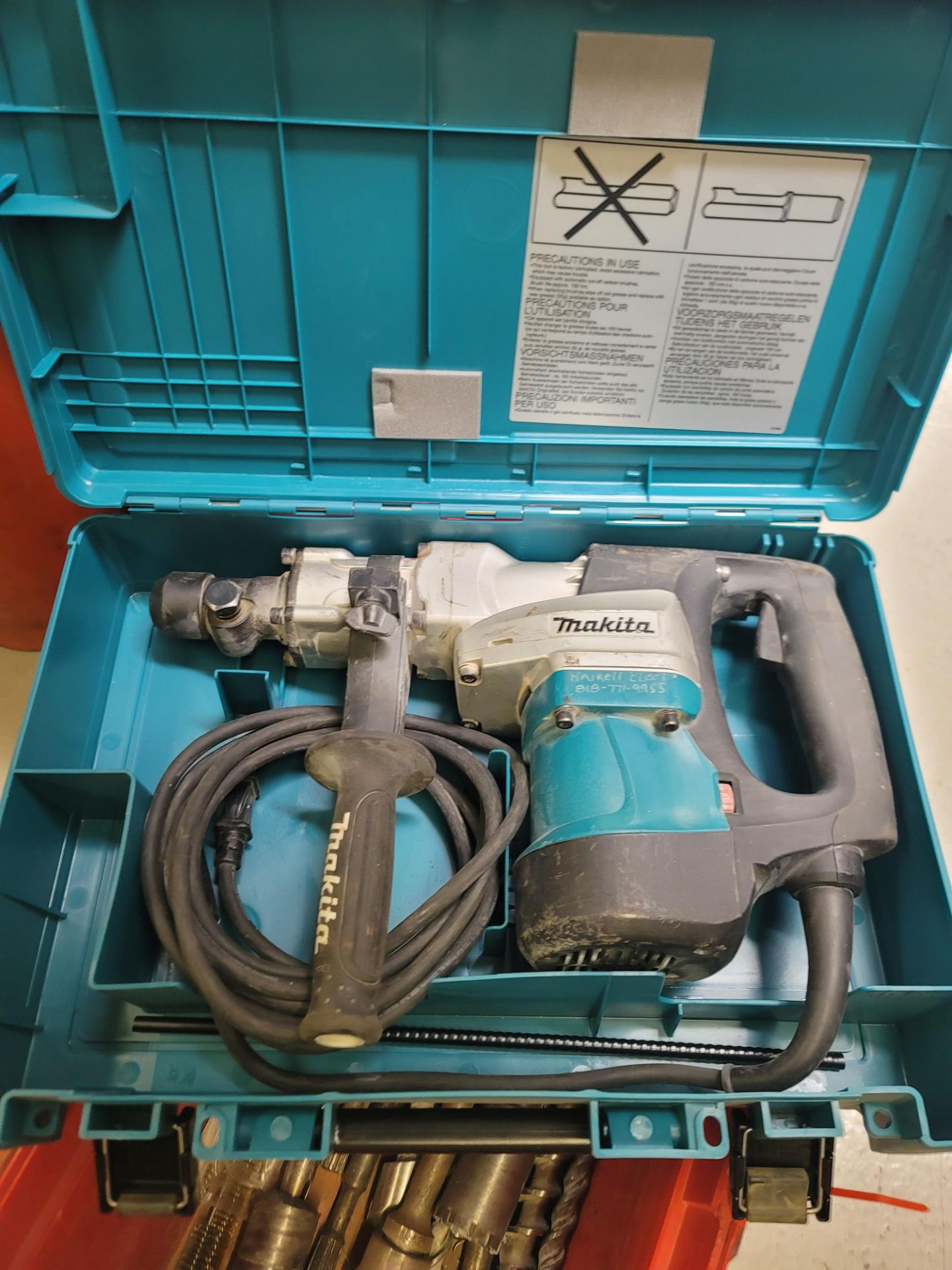 LOT - MAKITA 1-9/16" ROTARY HAMMER DRILL, MODEL HR4041C, 11 AMP, ACCEPTS SPLINE BITS, W/ BOX OF - Image 2 of 4