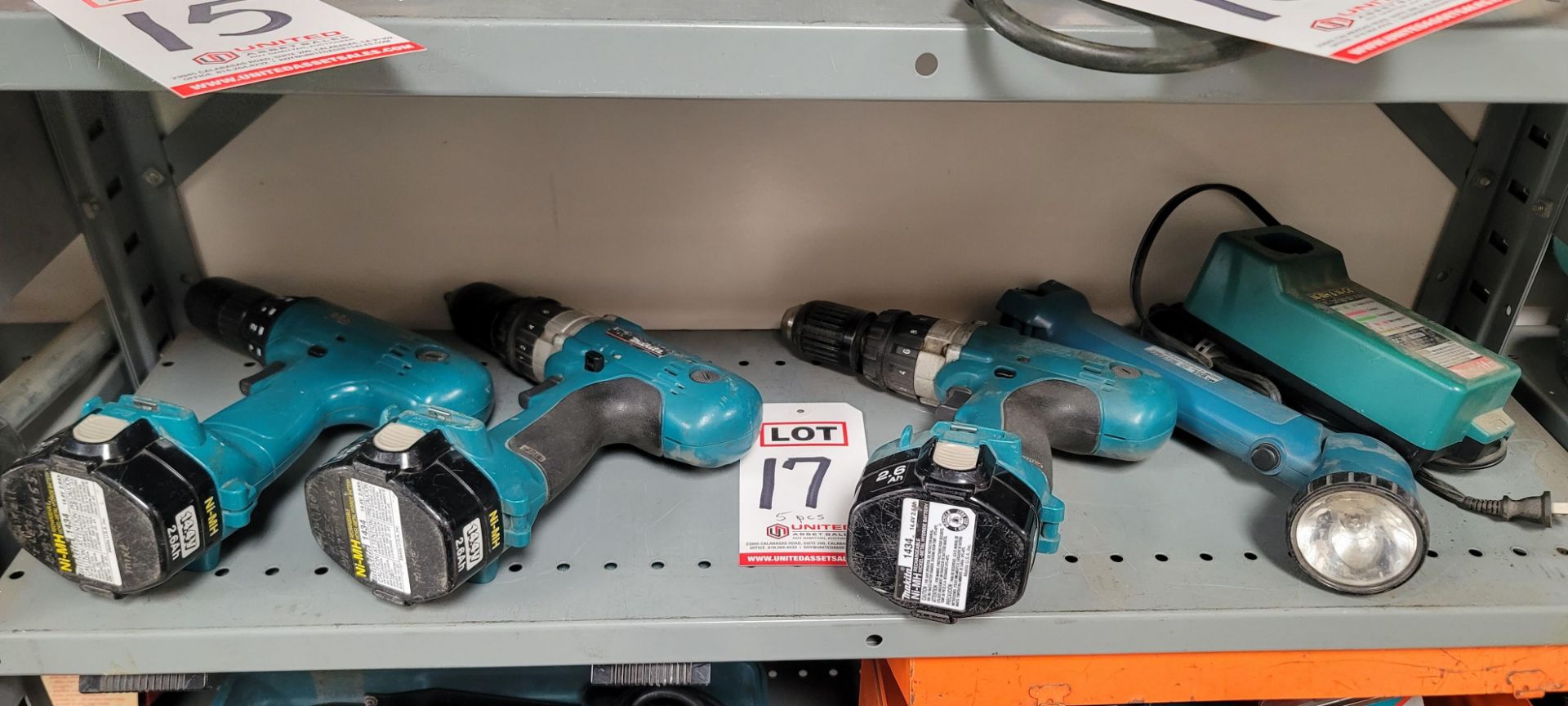 LOT - (3) MAKITA 2.6AH RECHARGEABLE DRILLS, MODEL 8433D, (3) BATTERIES, CHARGER, FLASHLIGHT