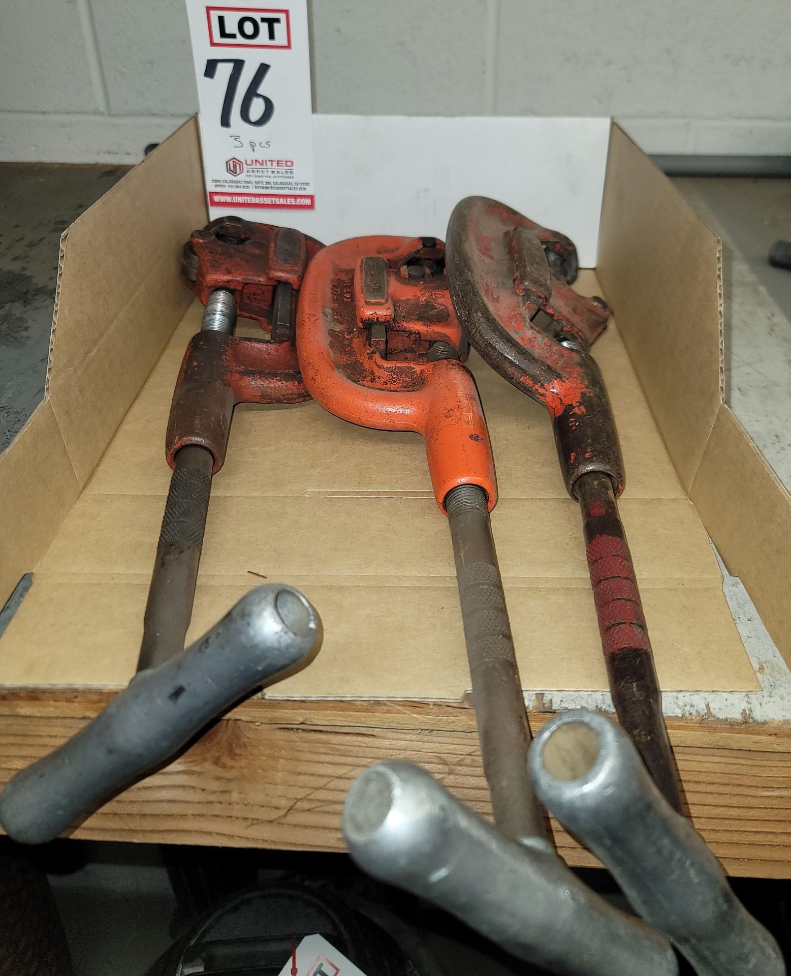 LOT - (3) RIDGID PIPE CUTTERS: (2) NO. 1-2, 1/8"-2" AND (1) NO. 202 WIDE ROLL, 1/8"-2"