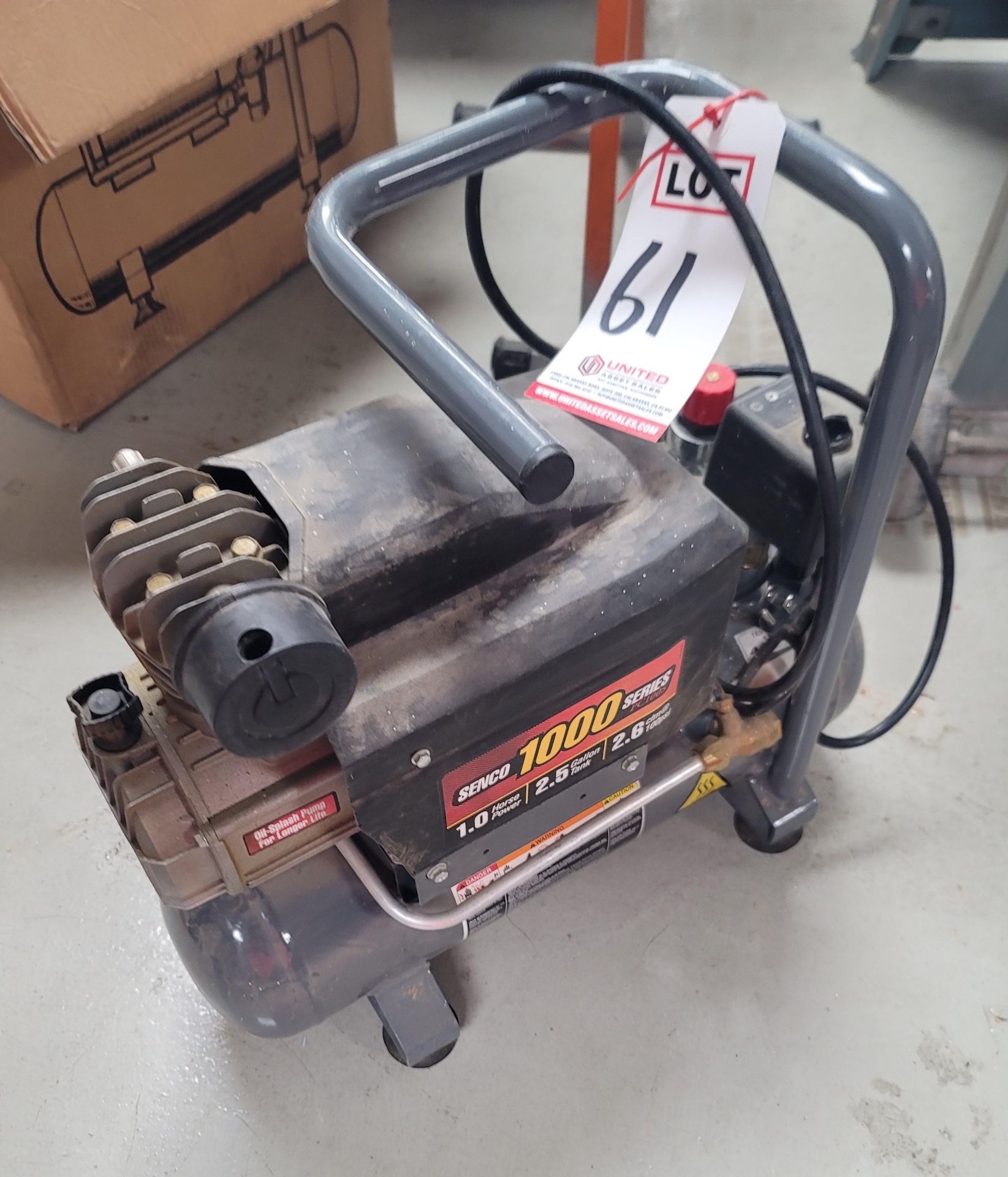 SENCO PC1005 PORTABLE AIR COMPRESSOR, 1 HP, 2-1/2 GALLON TANK, 2.6CFM@100 PSI, W/ HOSE