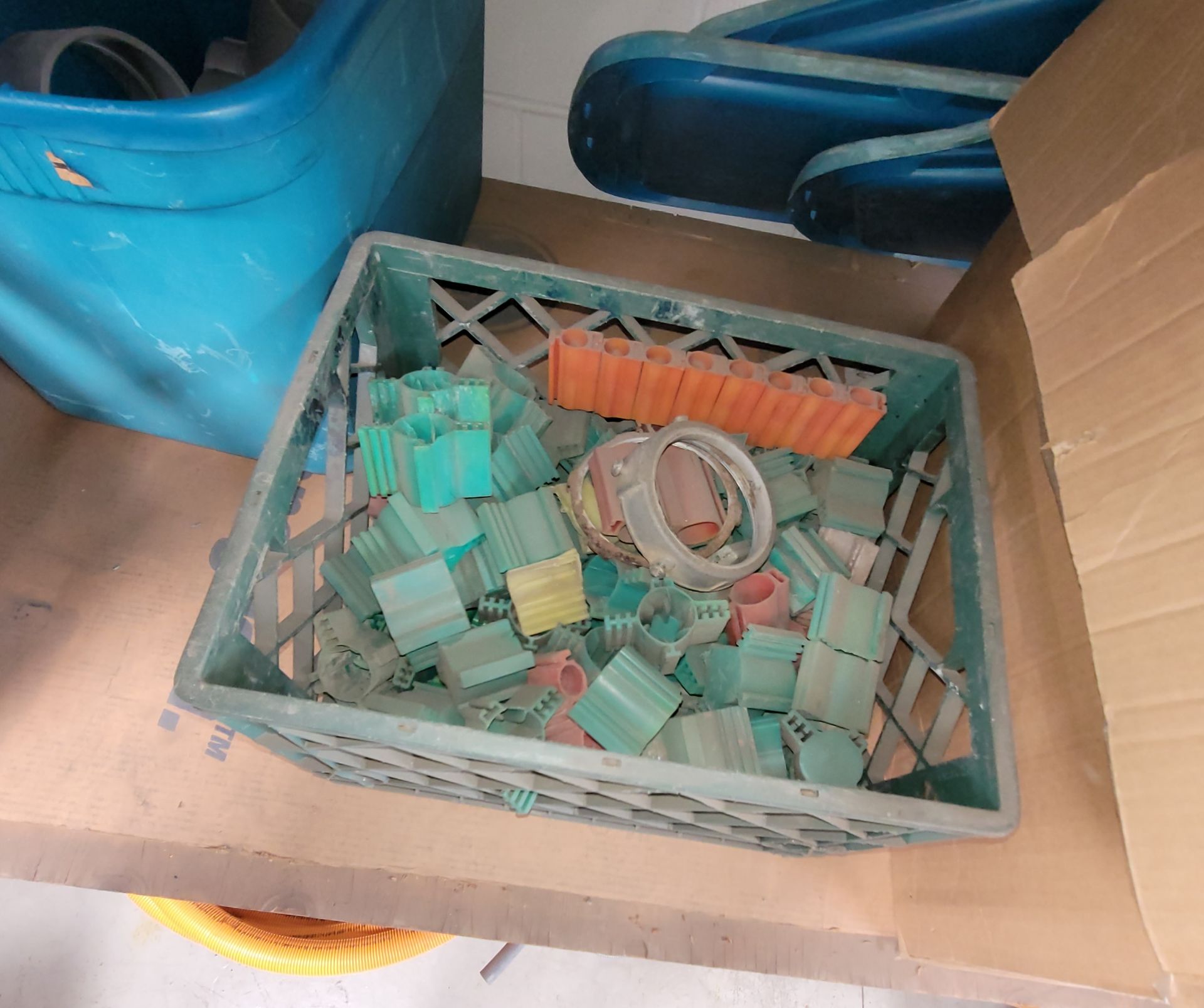 LOT - CONTENTS ONLY OF TOP (2) SHELVES, TO INCLUDE: PVC AND SCHEDULE 40 PLASTIC PIPE FITTINGS - Image 6 of 10