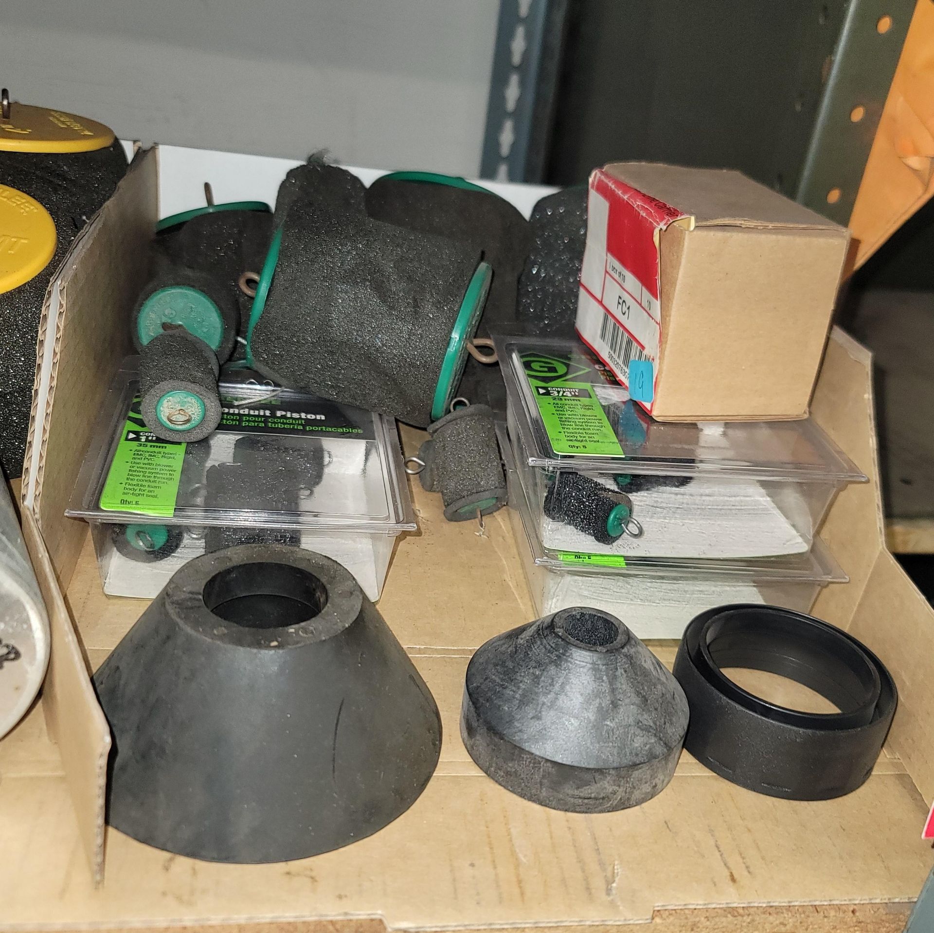 LOT - GREENLEE 591 MIGHTY MOUSER, PORTABLE FISH TAPE BLOWER SYSTEM, W/ (3) LOT BOXES OF ACCESSORIES - Image 5 of 5