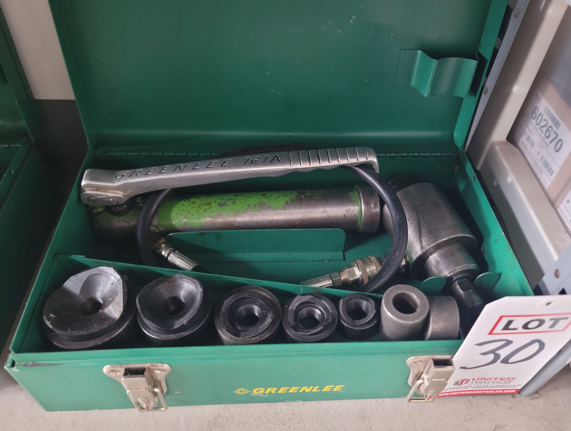 GREENLEE KNOCKOUT PUNCH SET W/ 767A HYDRAULIC HAND PUMP, W/ CASE AND DIES