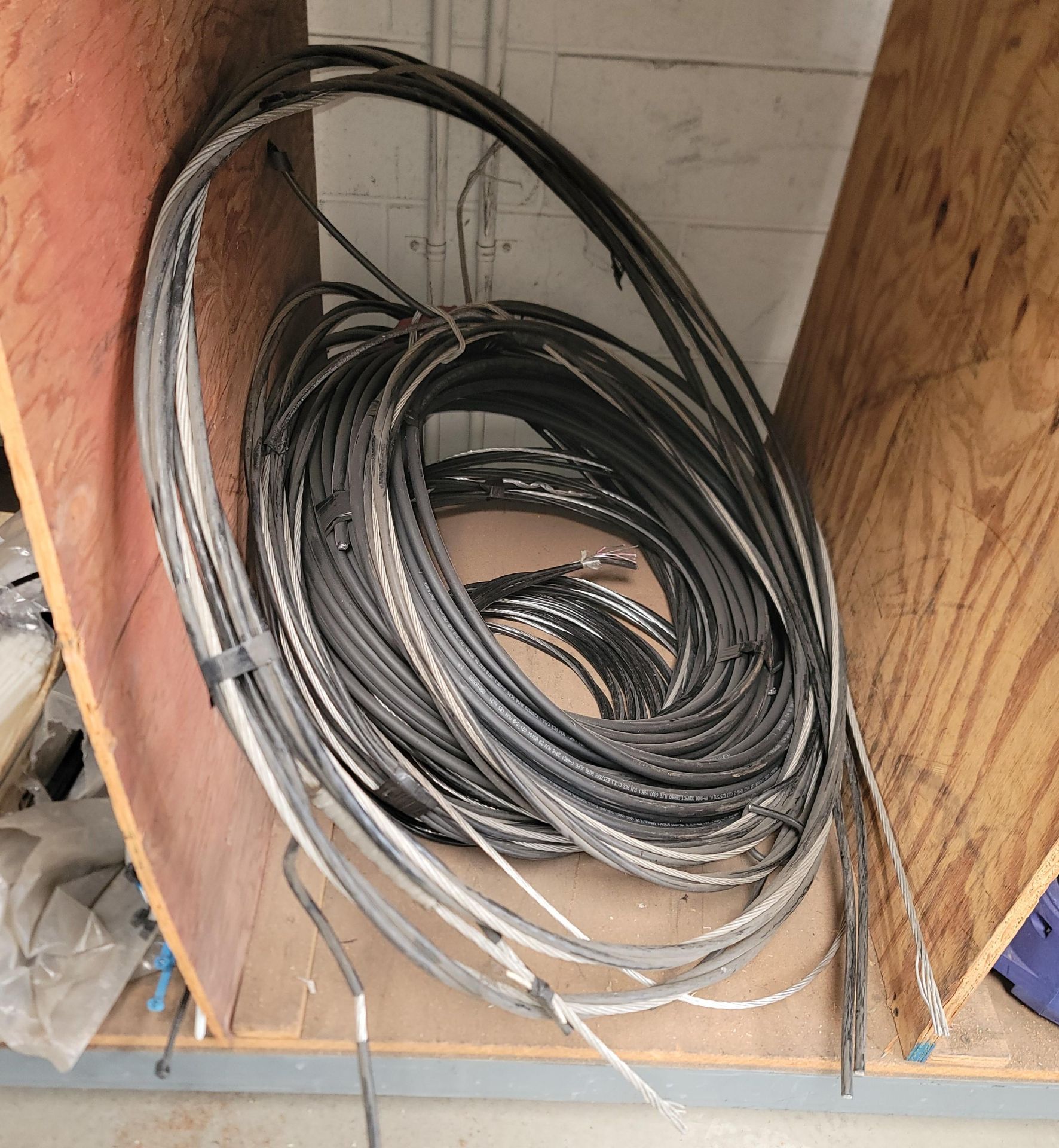 LOT - ALUMINUM CABLE