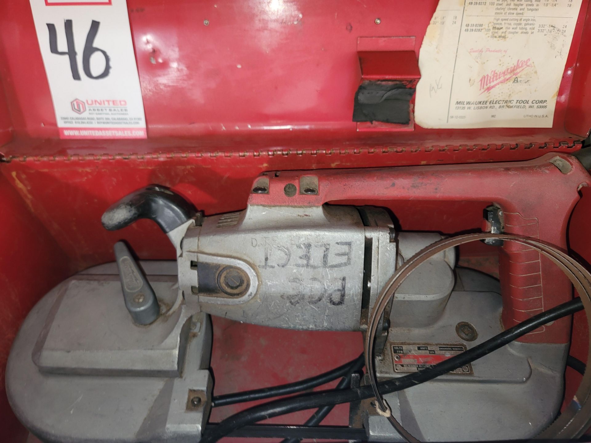 LOT - MILWAUKEE 6227 PORTABLE BAND SAW, 6 AMP, W/ CASE AND SPARE BLADES - Image 2 of 2