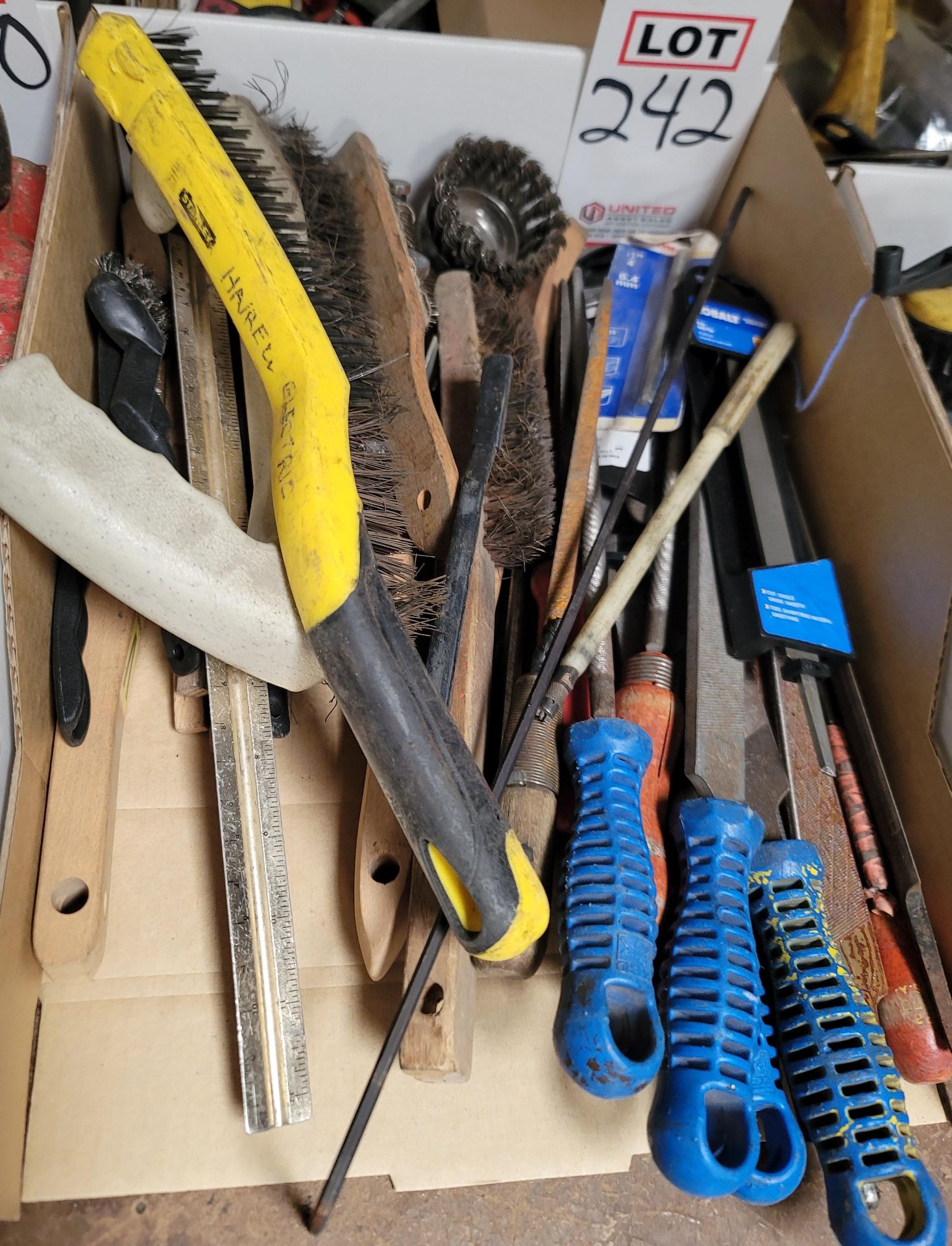 LOT - FILES AND WIRE BRUSHES
